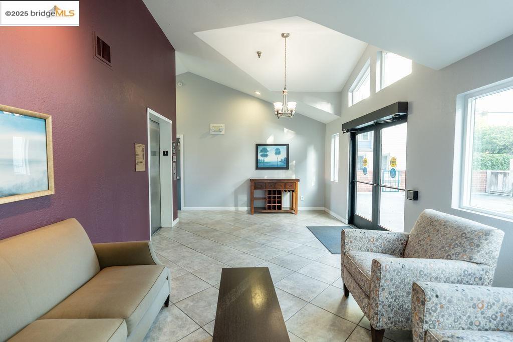 Detail Gallery Image 32 of 41 For 6400 Christie Ave #3213,  Emeryville,  CA 94608 - 2 Beds | 2 Baths