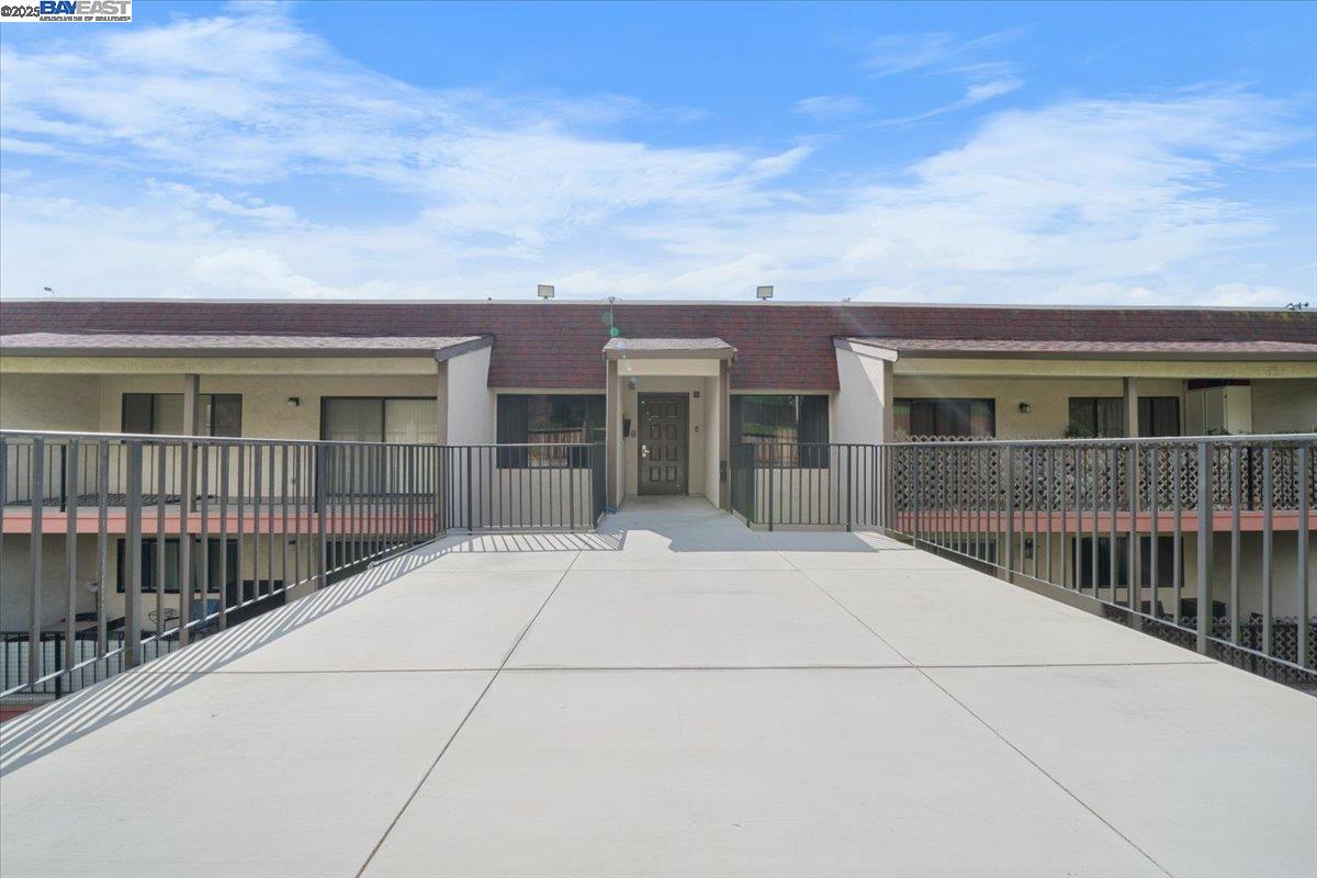 Photo #2: 41118450 Listing: Photo #2