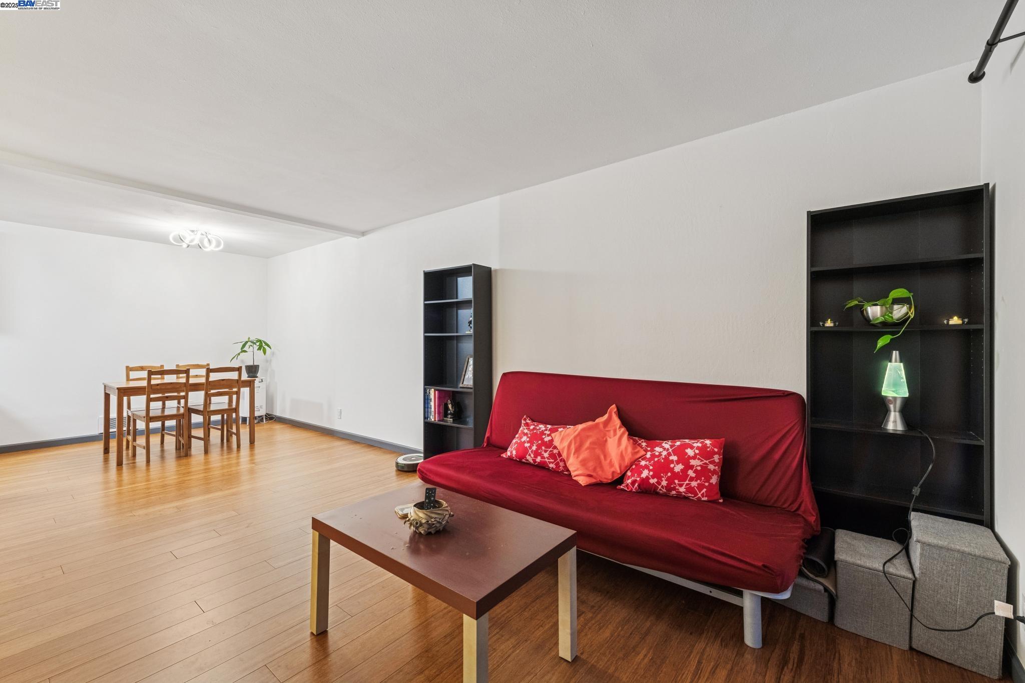 Photo #6: 41118458 Listing: Photo #6