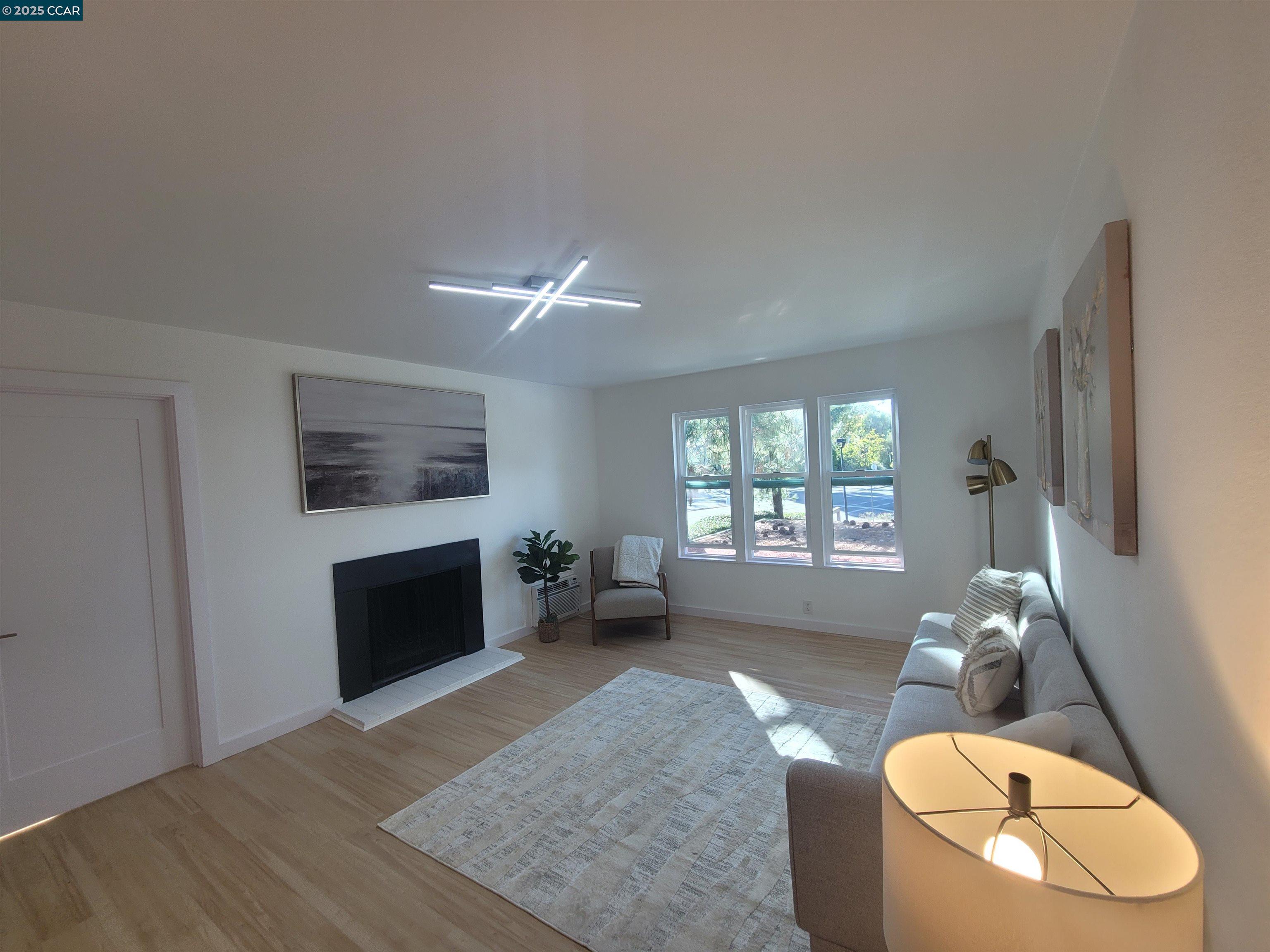 Photo #4: 41118467 Listing: Photo #4