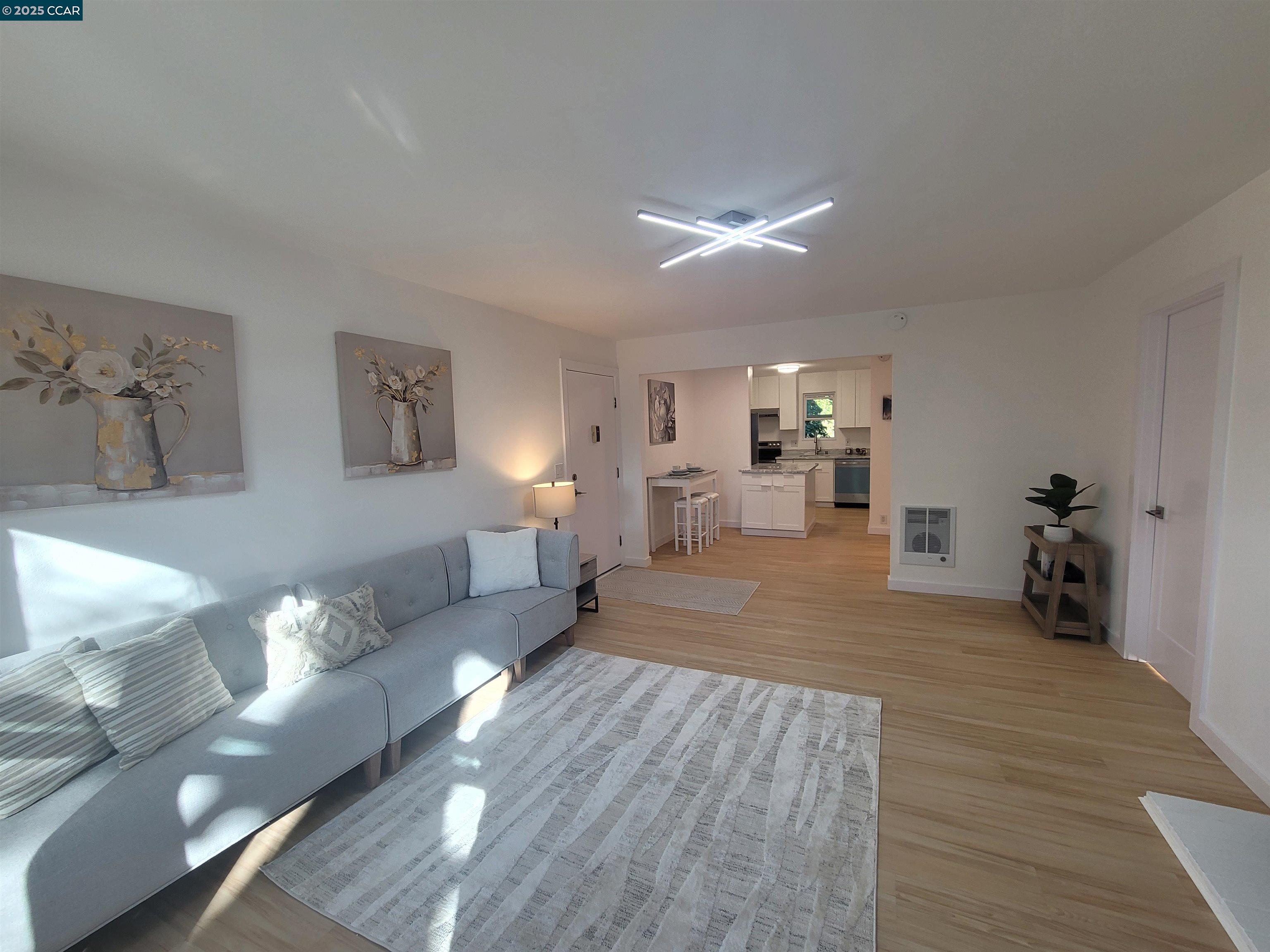 Photo #5: 41118467 Listing: Photo #5