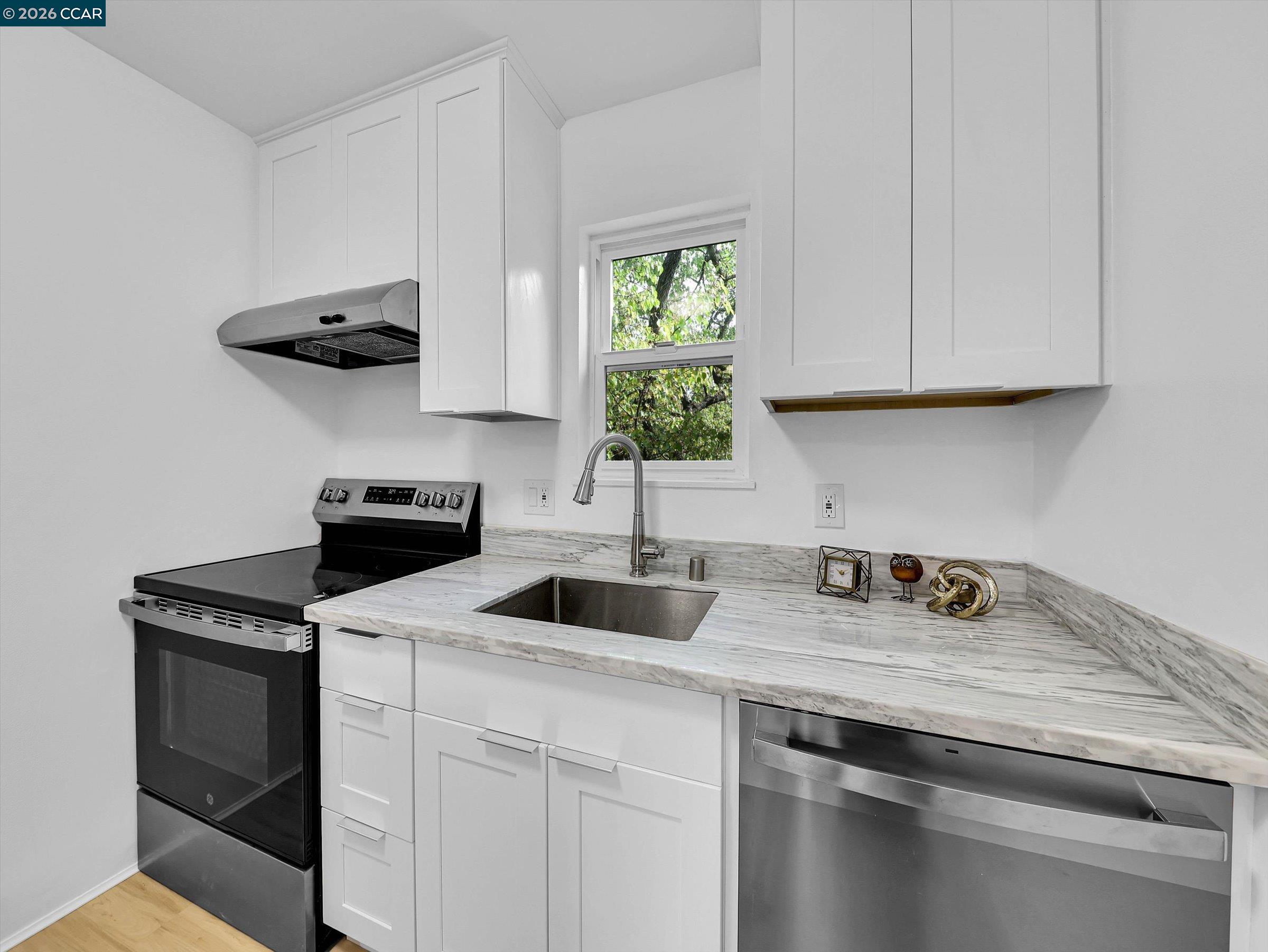 Detail Gallery Image 10 of 59 For 375 Camelback Rd #23,  Pleasant Hill,  CA 94523 - 2 Beds | 1 Baths