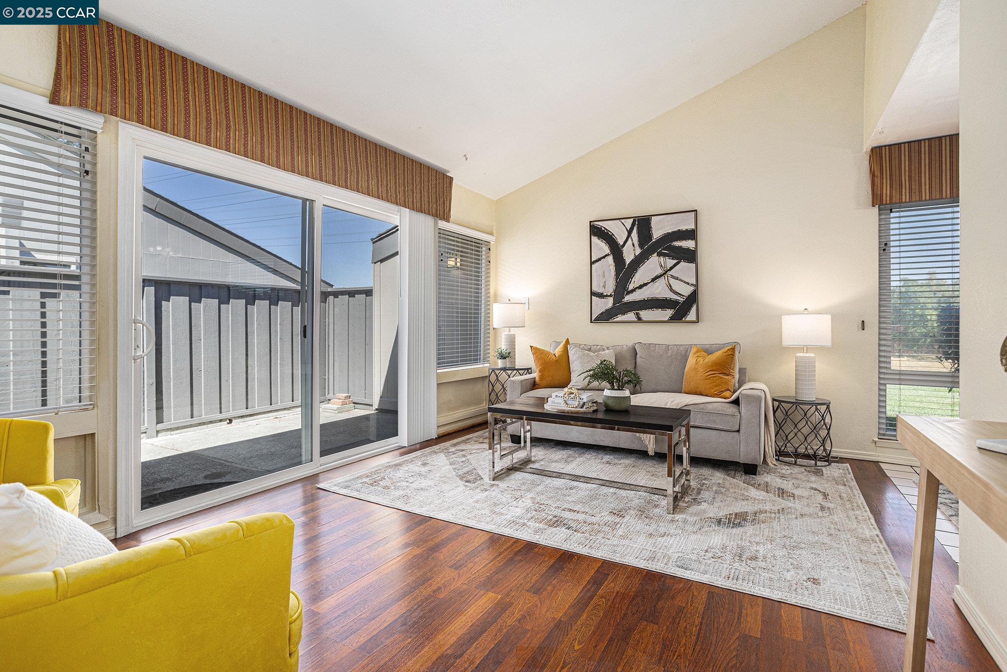 Photo #3: 41118483 Listing: Photo #3