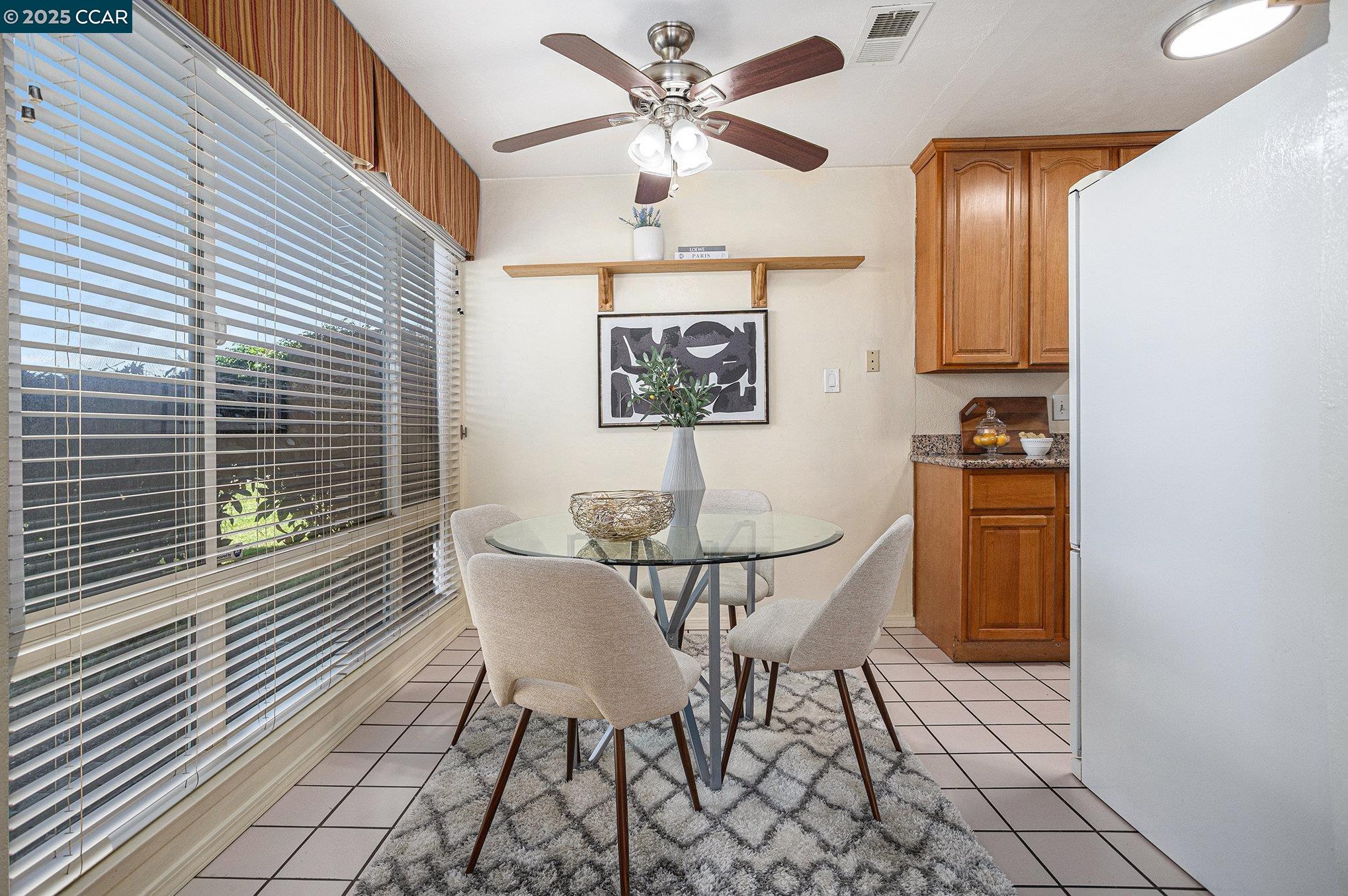 Photo #4: 41118483 Listing: Photo #4