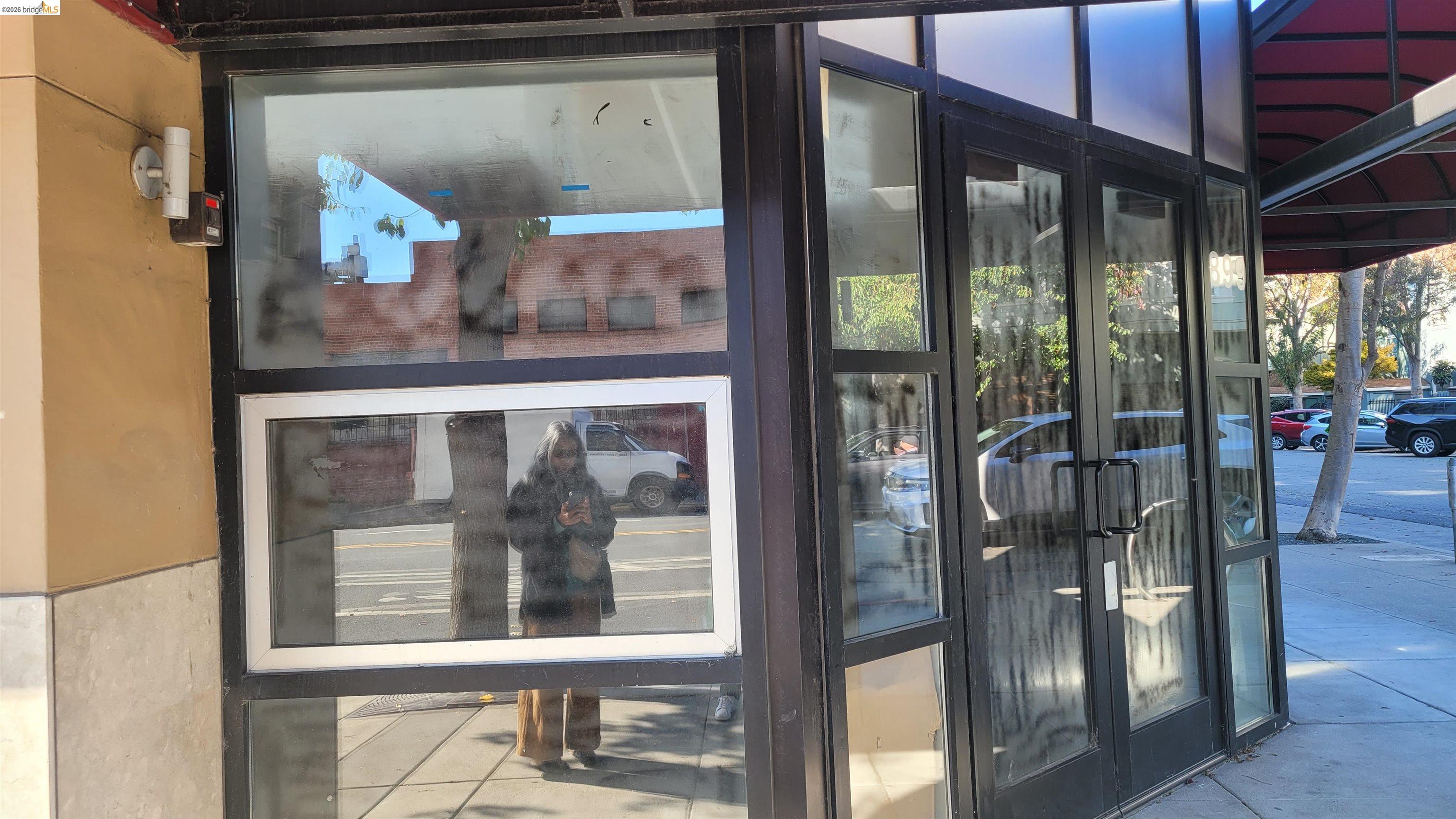 Detail Gallery Image 2 of 20 For 899 Clay St, Oakland,  CA 94607 - – Beds | – Baths