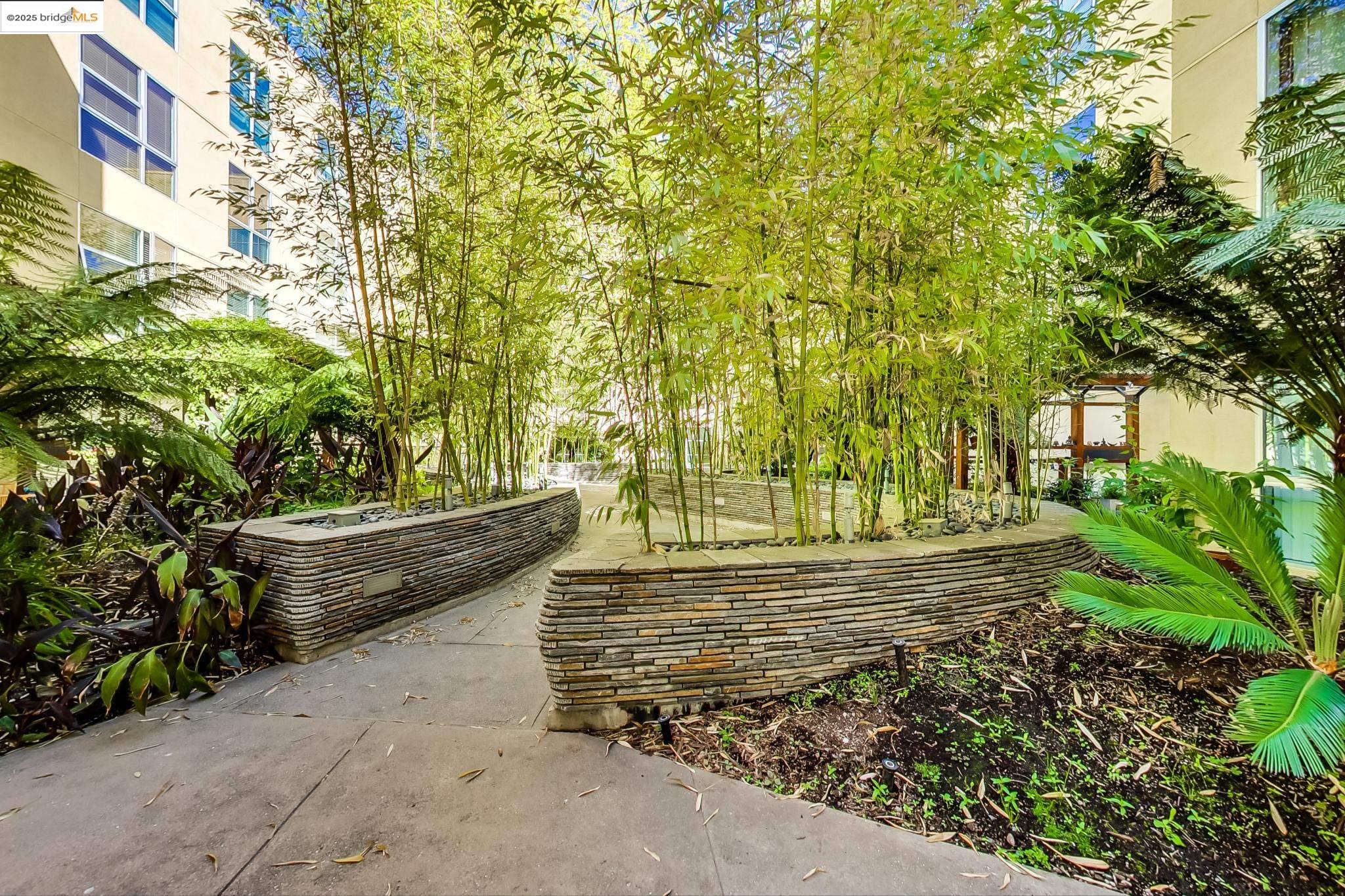 Detail Gallery Image 13 of 20 For 899 Clay St, Oakland,  CA 94607 - – Beds | – Baths