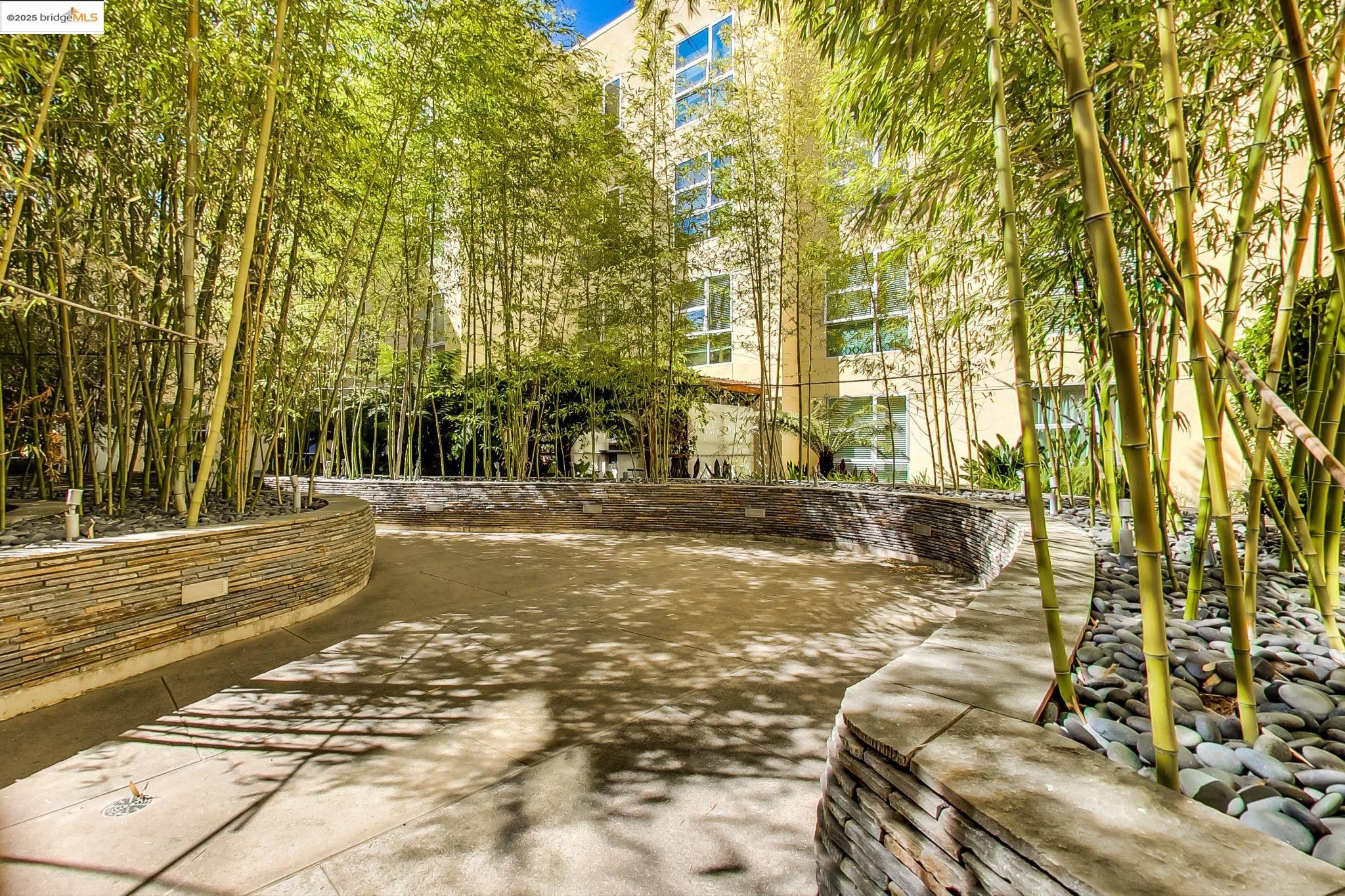 Detail Gallery Image 15 of 21 For 899 Clay St, Oakland,  CA 94607 - – Beds | – Baths