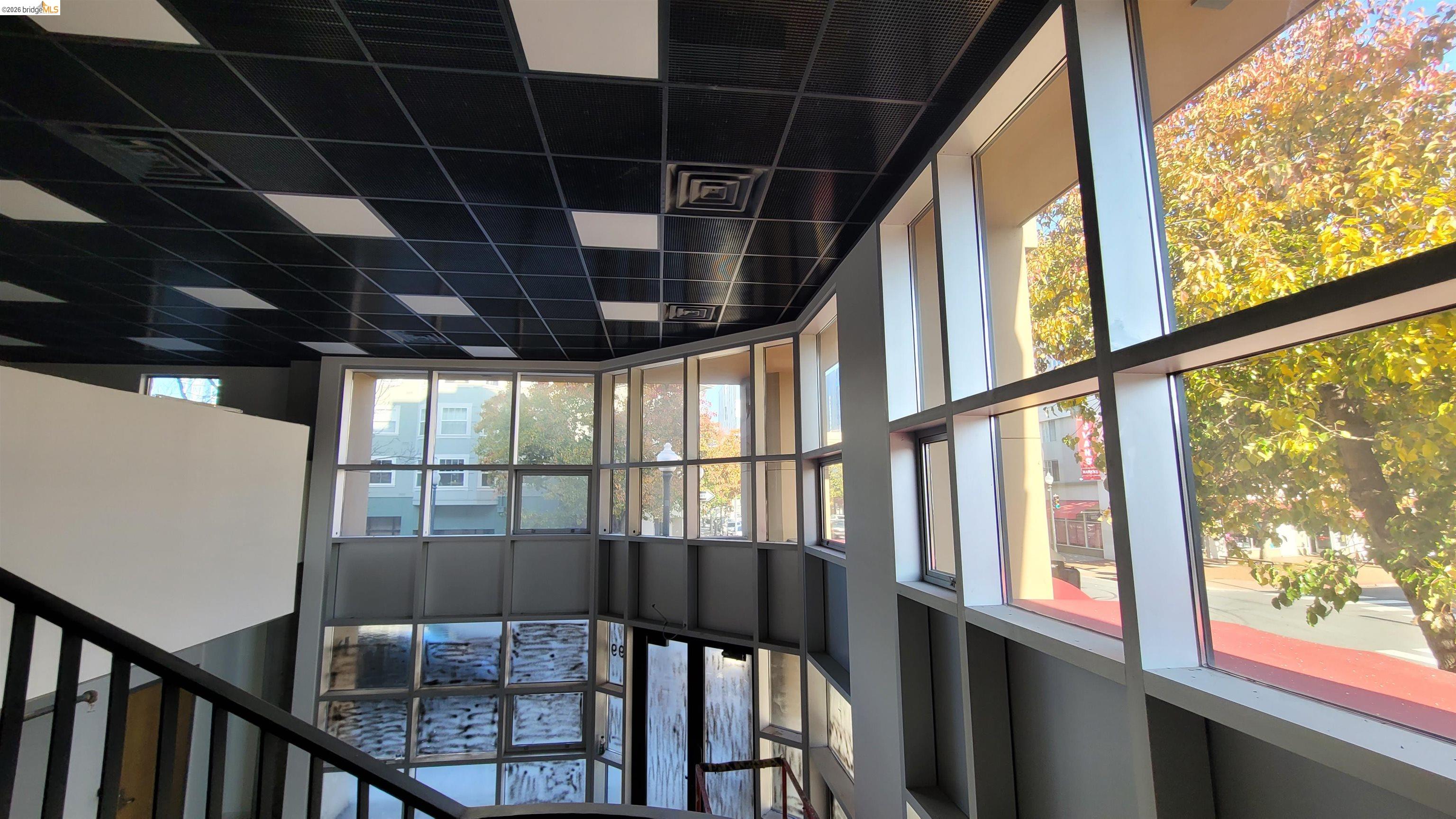 Detail Gallery Image 3 of 20 For 899 Clay St, Oakland,  CA 94607 - – Beds | – Baths