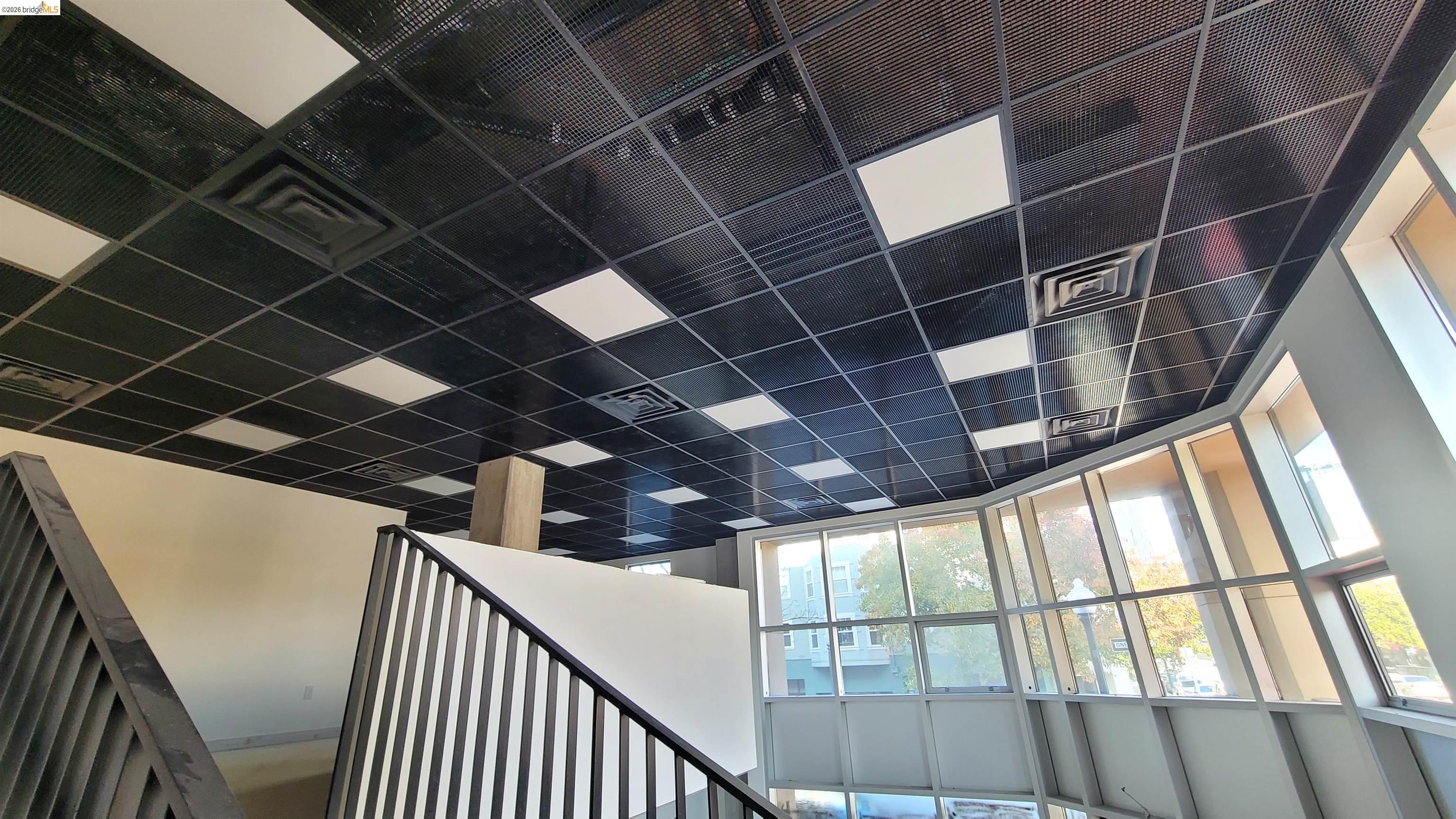 Detail Gallery Image 9 of 20 For 899 Clay St, Oakland,  CA 94607 - – Beds | – Baths