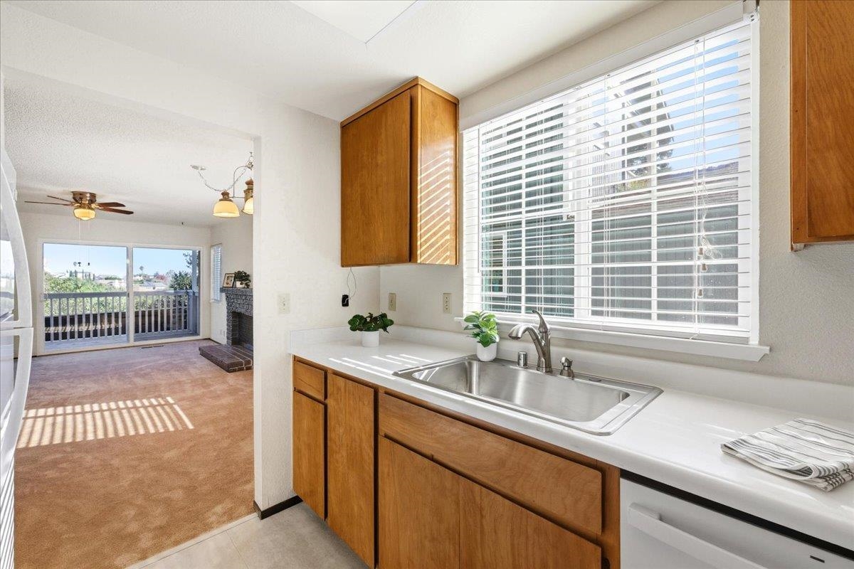 Detail Gallery Image 11 of 37 For 1839 Shirley Dr, Benicia,  CA 94510 - 2 Beds | 2 Baths