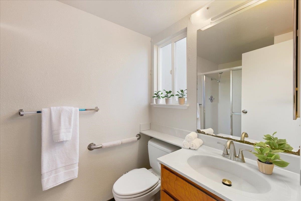 Detail Gallery Image 17 of 37 For 1839 Shirley Dr, Benicia,  CA 94510 - 2 Beds | 2 Baths