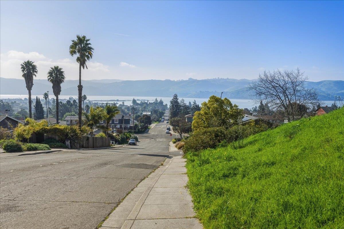 Detail Gallery Image 26 of 35 For 1839 Shirley Dr, Benicia,  CA 94510 - 2 Beds | 2 Baths