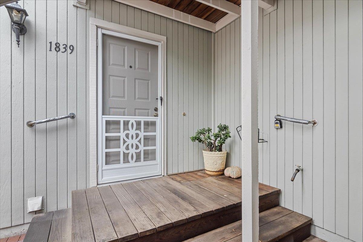 Detail Gallery Image 5 of 37 For 1839 Shirley Dr, Benicia,  CA 94510 - 2 Beds | 2 Baths