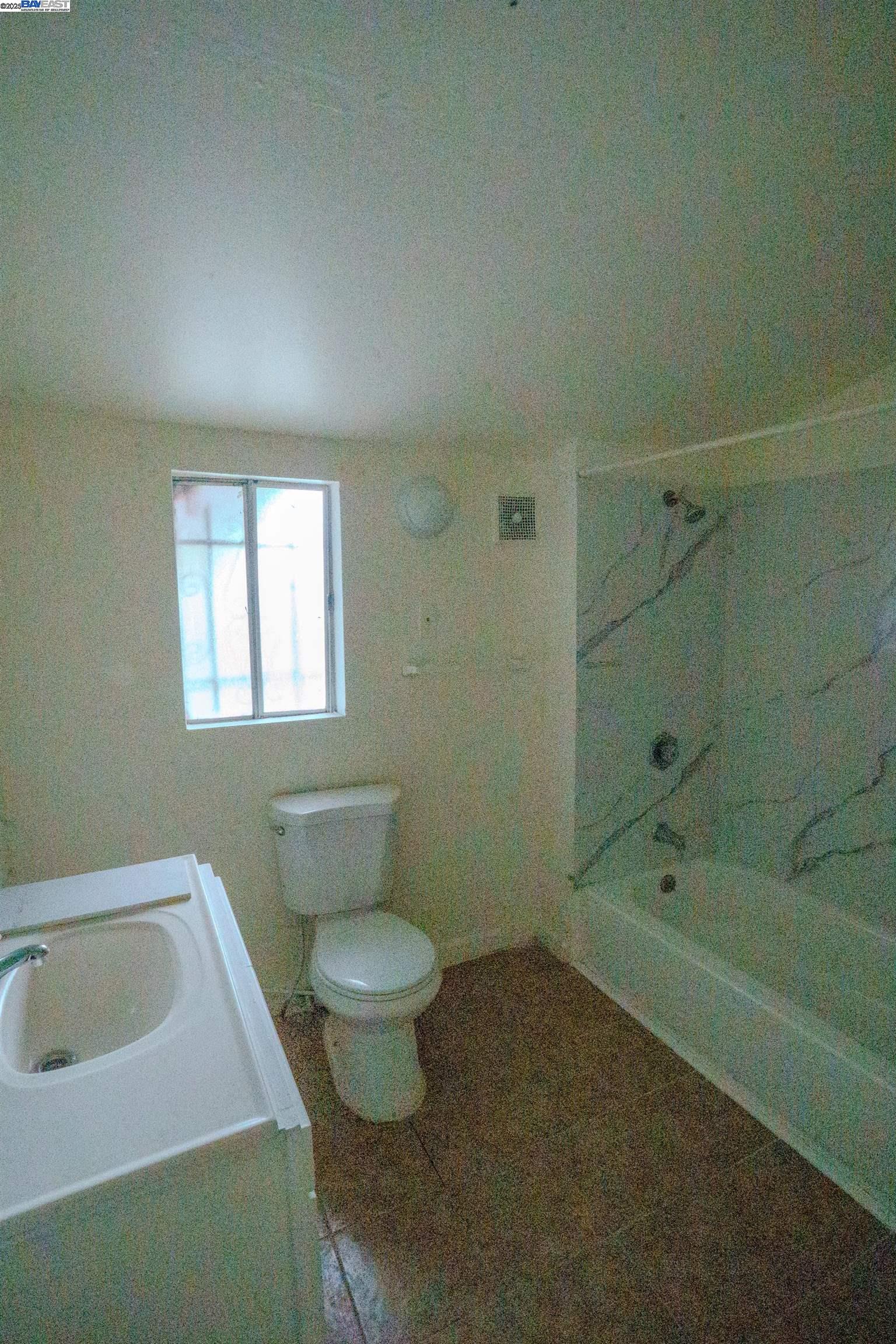866 Isabella St, Oakland CA 94607 — photo 8