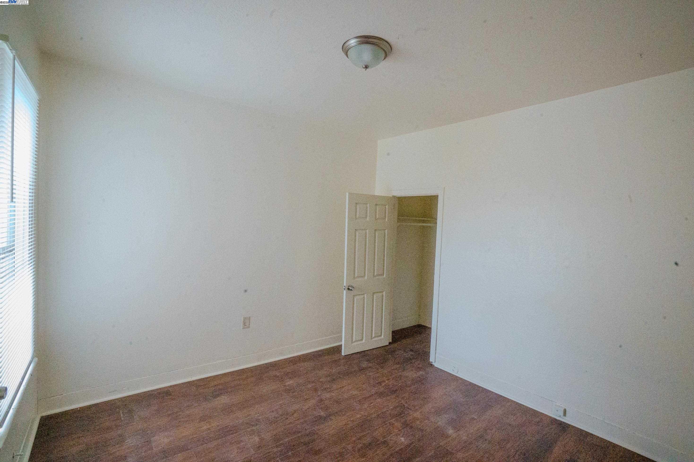 866 Isabella St, Oakland CA 94607 — photo 9