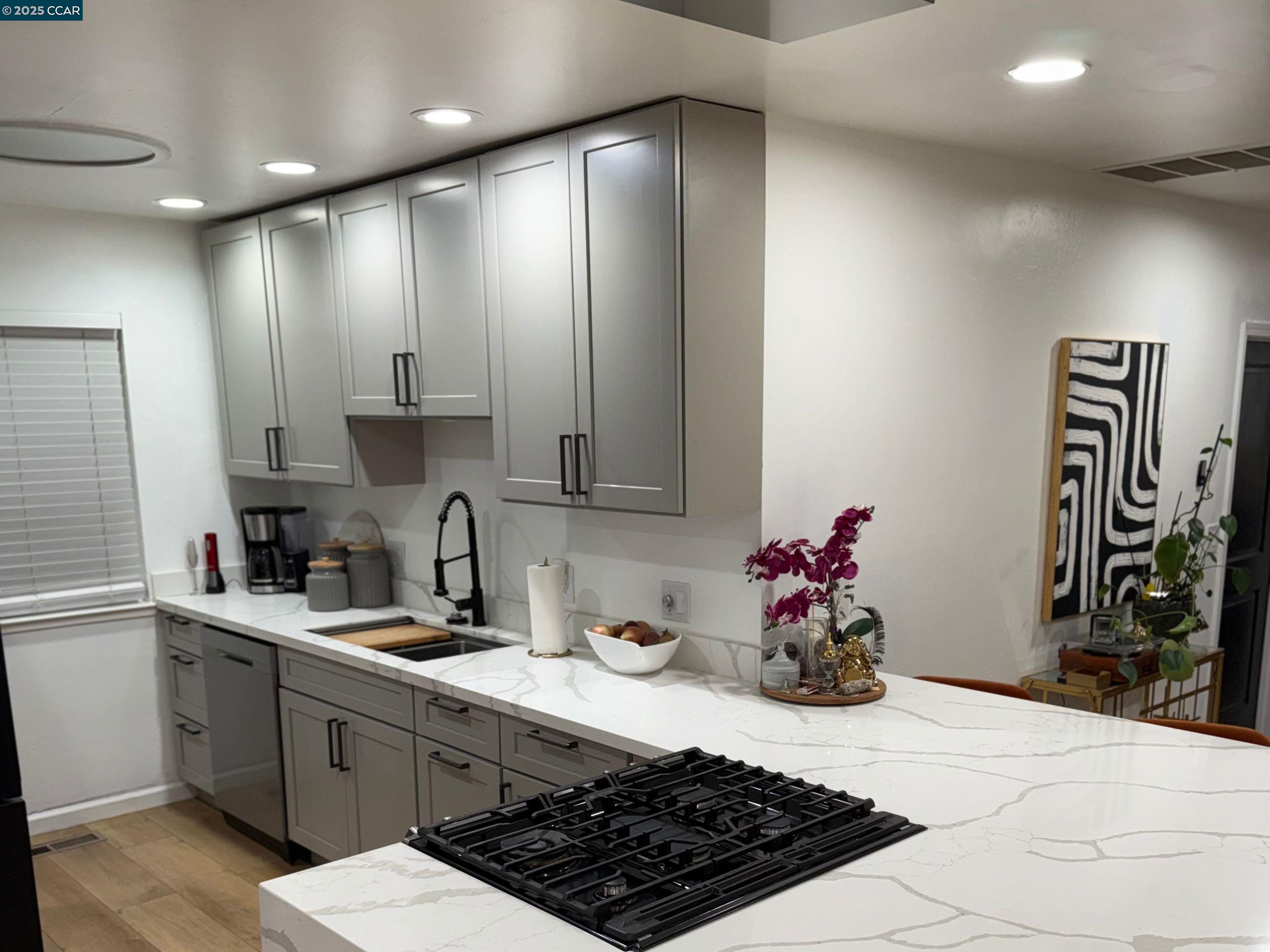 Detail Gallery Image 11 of 16 For 120 E Lake Drive, Antioch,  CA 94509 - 4 Beds | 2 Baths