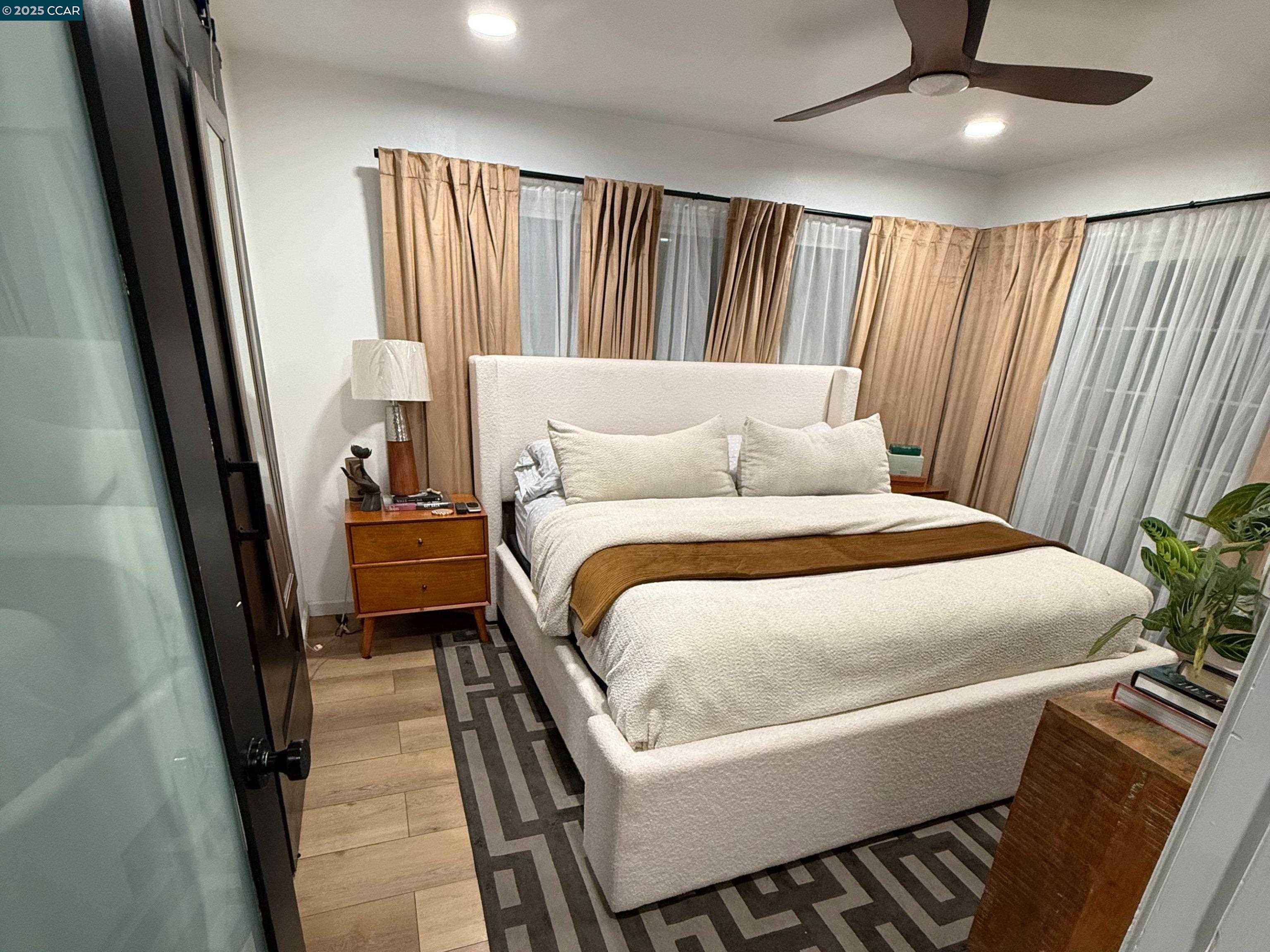 Detail Gallery Image 12 of 16 For 120 E Lake Drive, Antioch,  CA 94509 - 4 Beds | 2 Baths