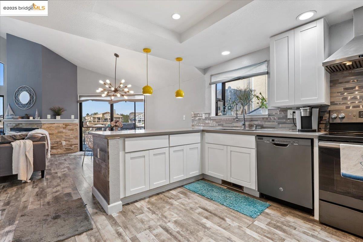 Detail Gallery Image 7 of 52 For 4681 Spinnaker Way, Discovery Bay,  CA 94505 - 3 Beds | 2 Baths