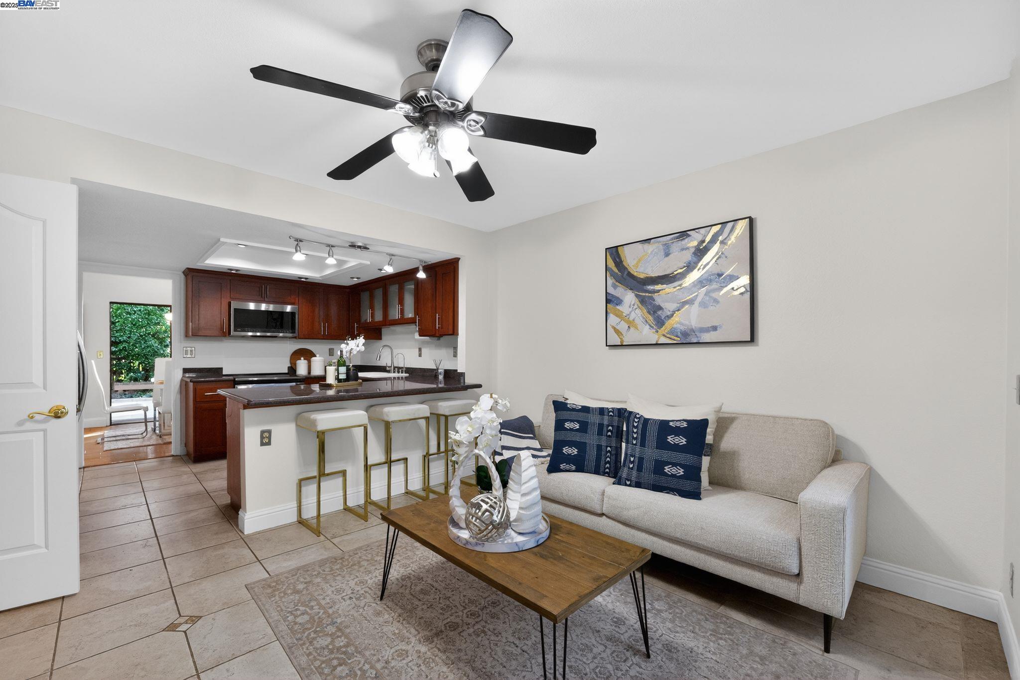 Detail Gallery Image 6 of 45 For 7210 Valley View Ct, Pleasanton,  CA 94588 - 4 Beds | 2/1 Baths