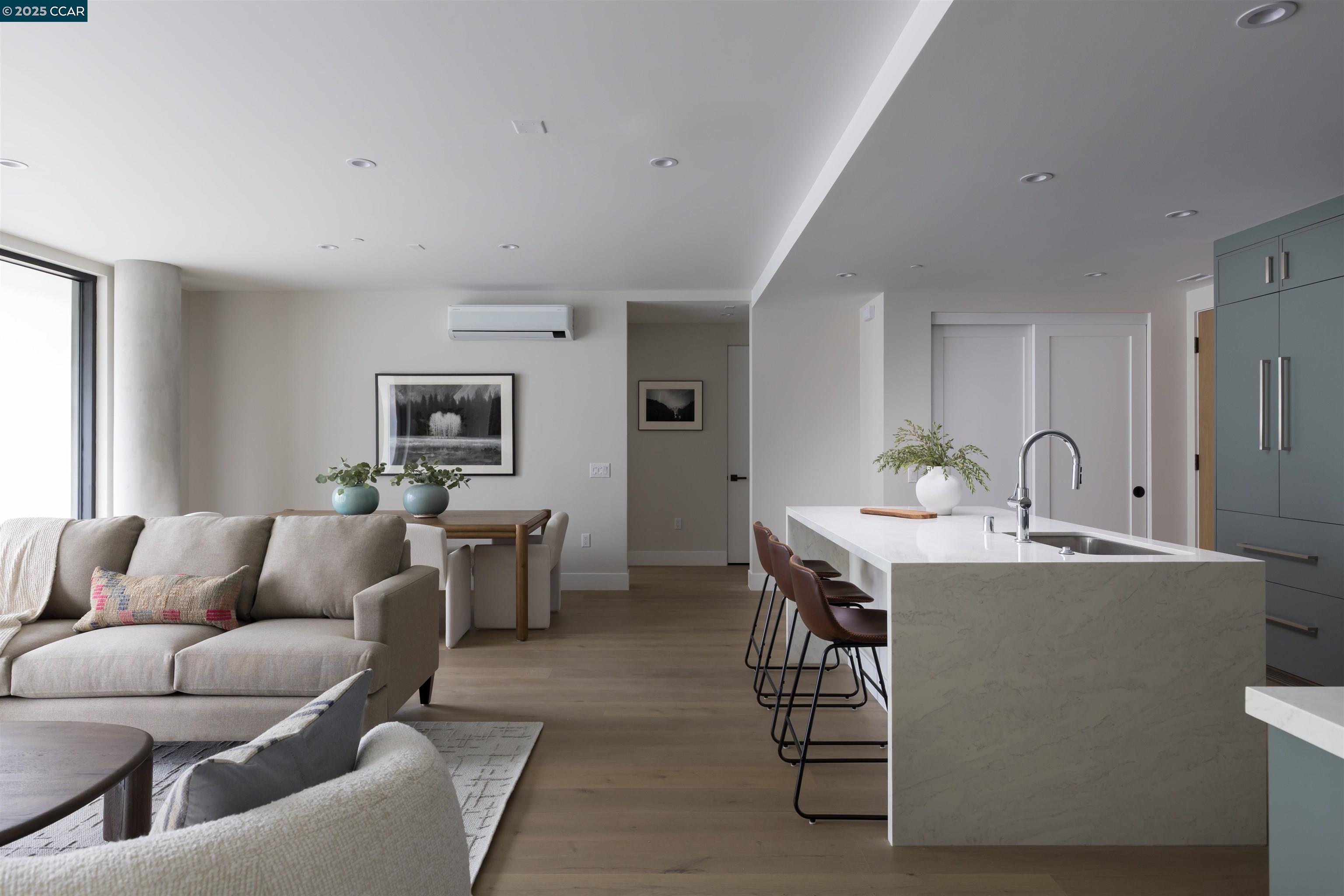 Photo #2: 41118579 Listing: Photo #2