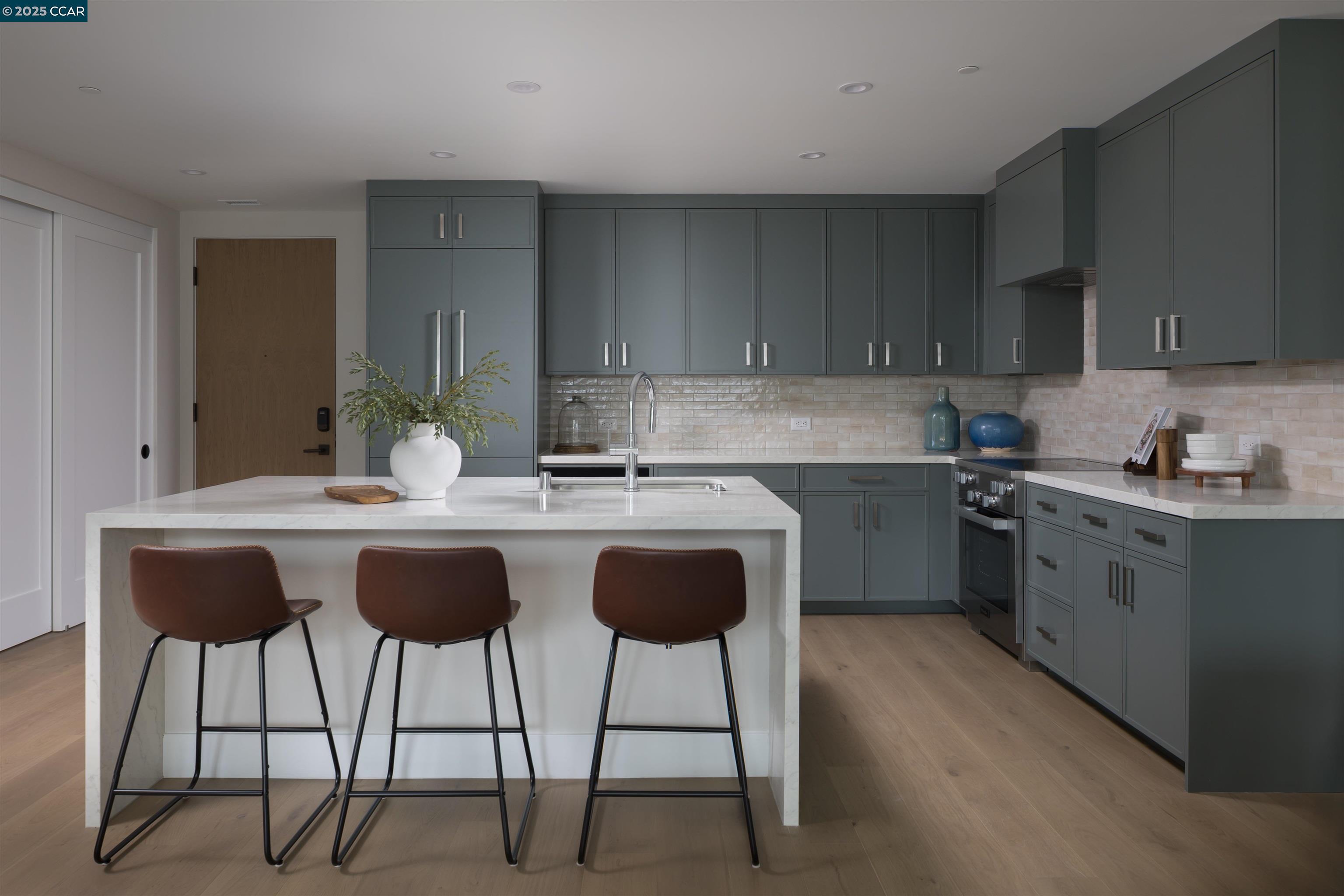 Photo #5: 41118579 Listing: Photo #5