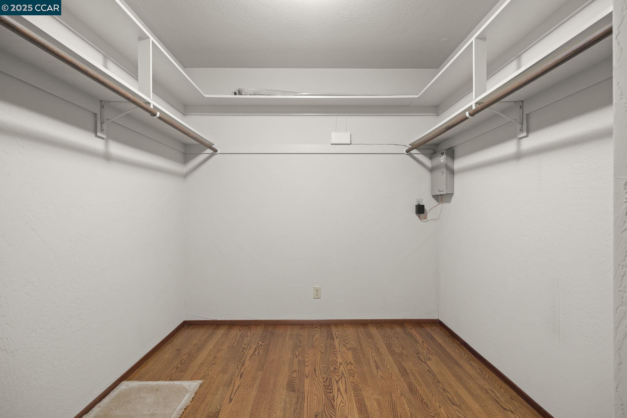 Detail Gallery Image 23 of 47 For 1383 Alvarado Rd, Berkeley,  CA 94705 - 4 Beds | 3/1 Baths