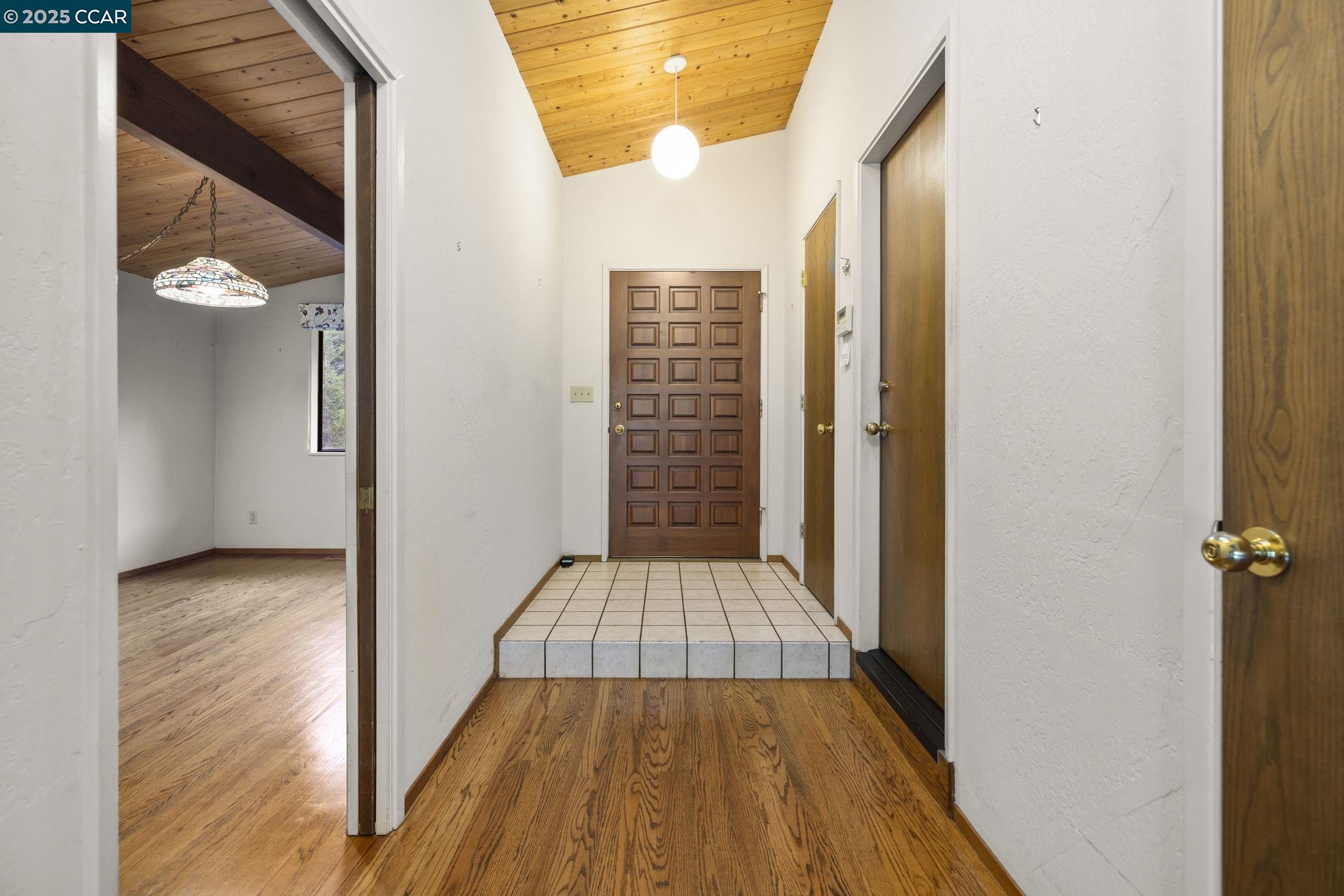 Detail Gallery Image 5 of 47 For 1383 Alvarado Rd, Berkeley,  CA 94705 - 4 Beds | 3/1 Baths