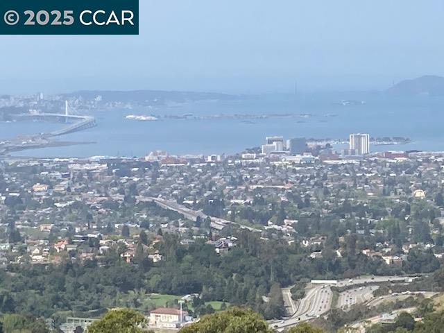 6044 Skyline Blvd, Oakland CA 94611 — photo 2