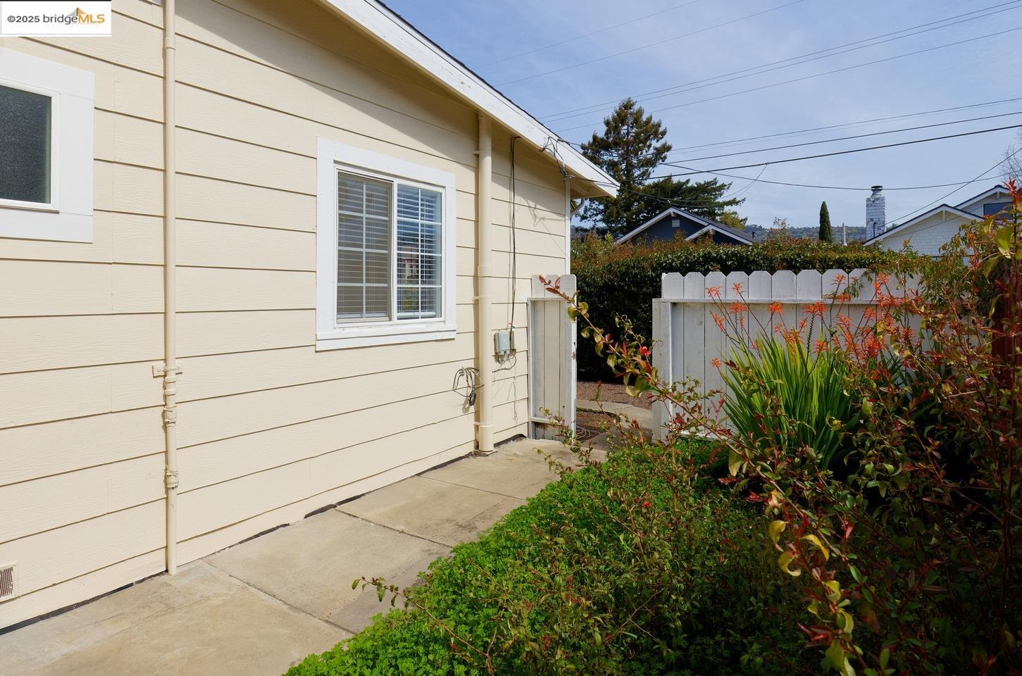 4251 Porter St, Oakland CA 94619 — photo 25
