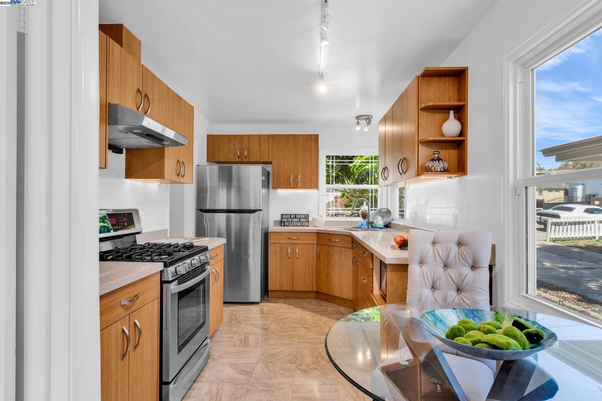 Detail Gallery Image 19 of 38 For 205 Julius Street, San Leandro,  CA 94577 - 2 Beds | 1 Baths