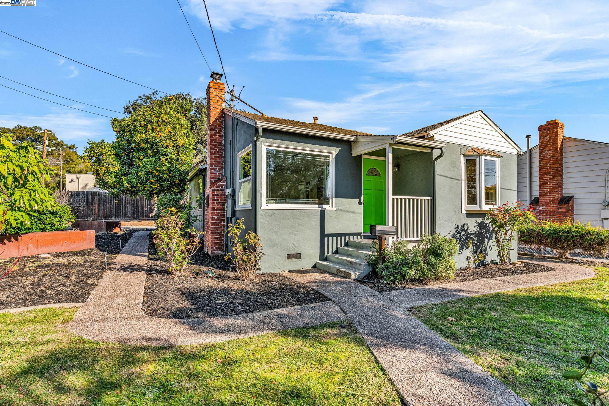 Detail Gallery Image 4 of 38 For 205 Julius Street, San Leandro,  CA 94577 - 2 Beds | 1 Baths