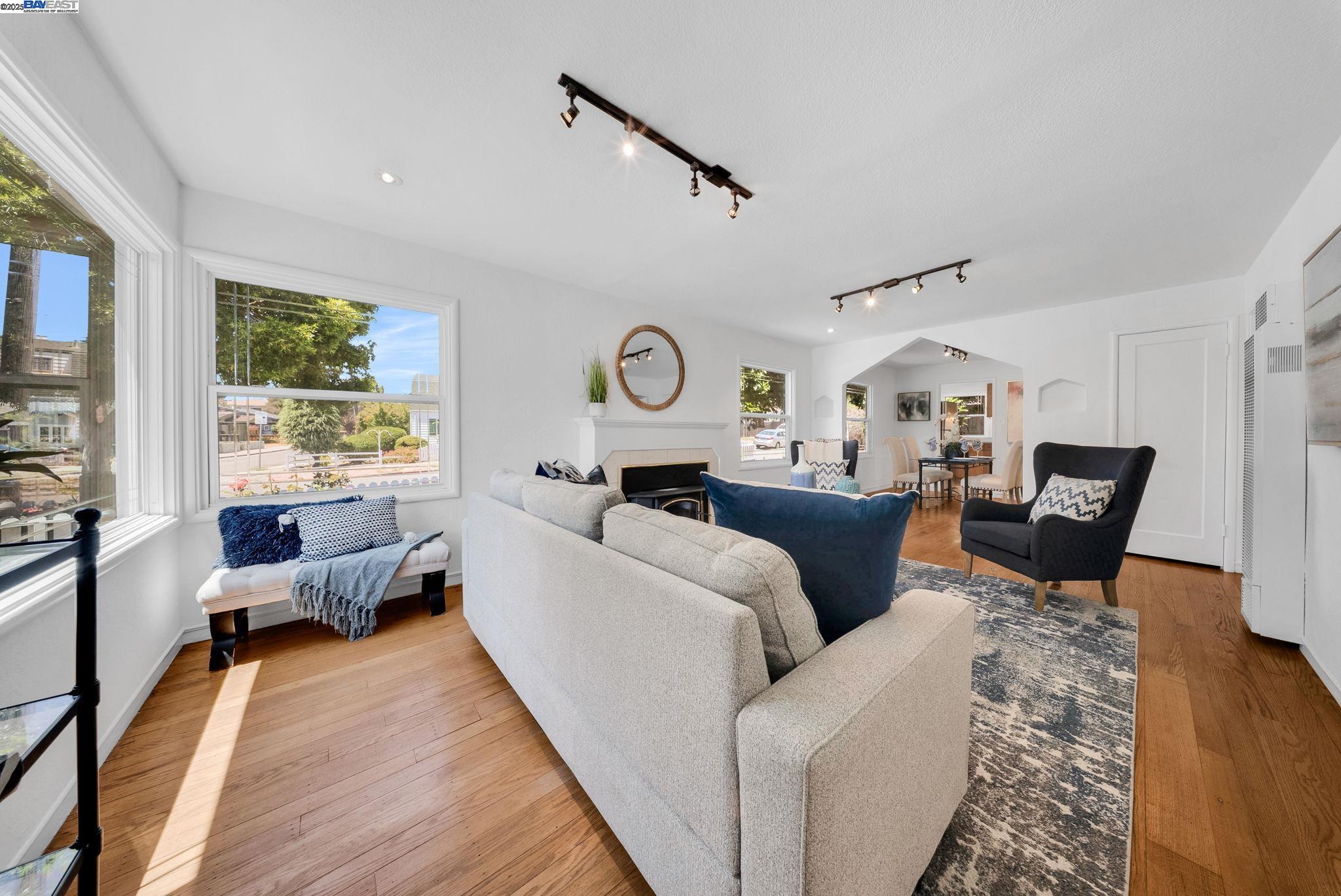 Detail Gallery Image 8 of 38 For 205 Julius Street, San Leandro,  CA 94577 - 2 Beds | 1 Baths