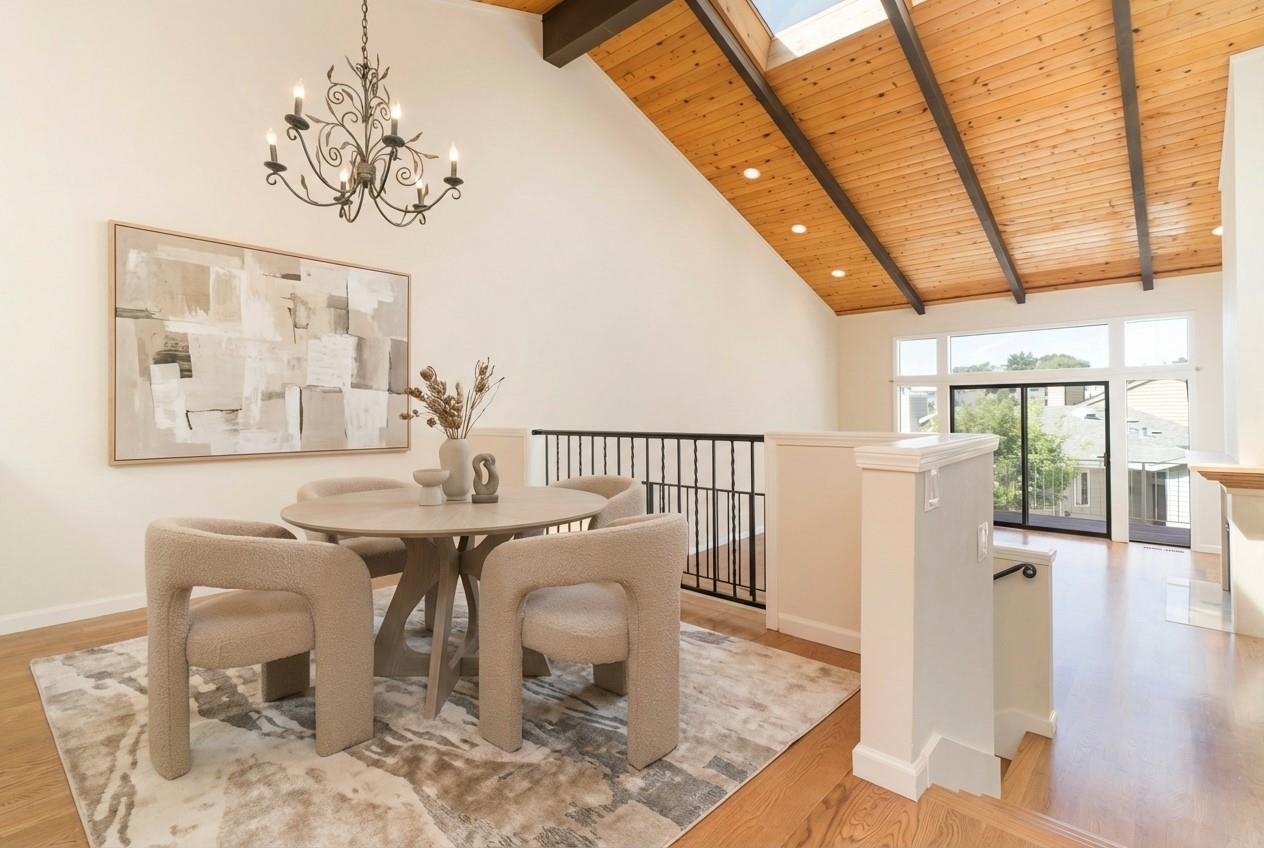 Detail Gallery Image 13 of 33 For 1881 Grand View Drive, Oakland,  CA 94618 - 2 Beds | 2/1 Baths