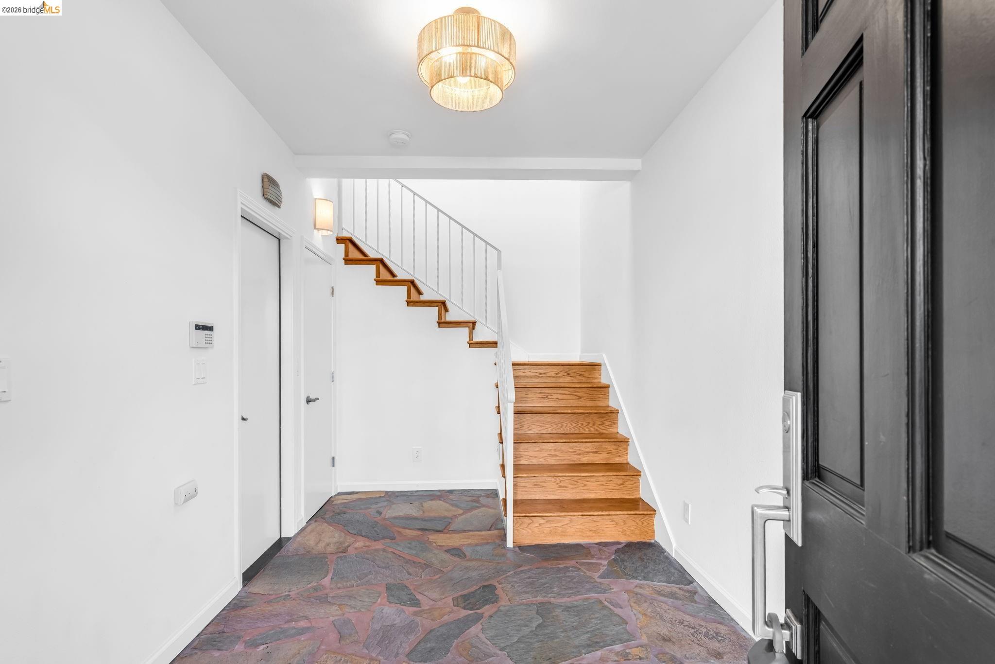 Photo #3: 41118667 Listing: Photo #3