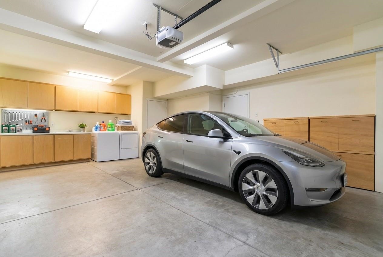 Detail Gallery Image 31 of 33 For 1881 Grand View Drive, Oakland,  CA 94618 - 2 Beds | 2/1 Baths