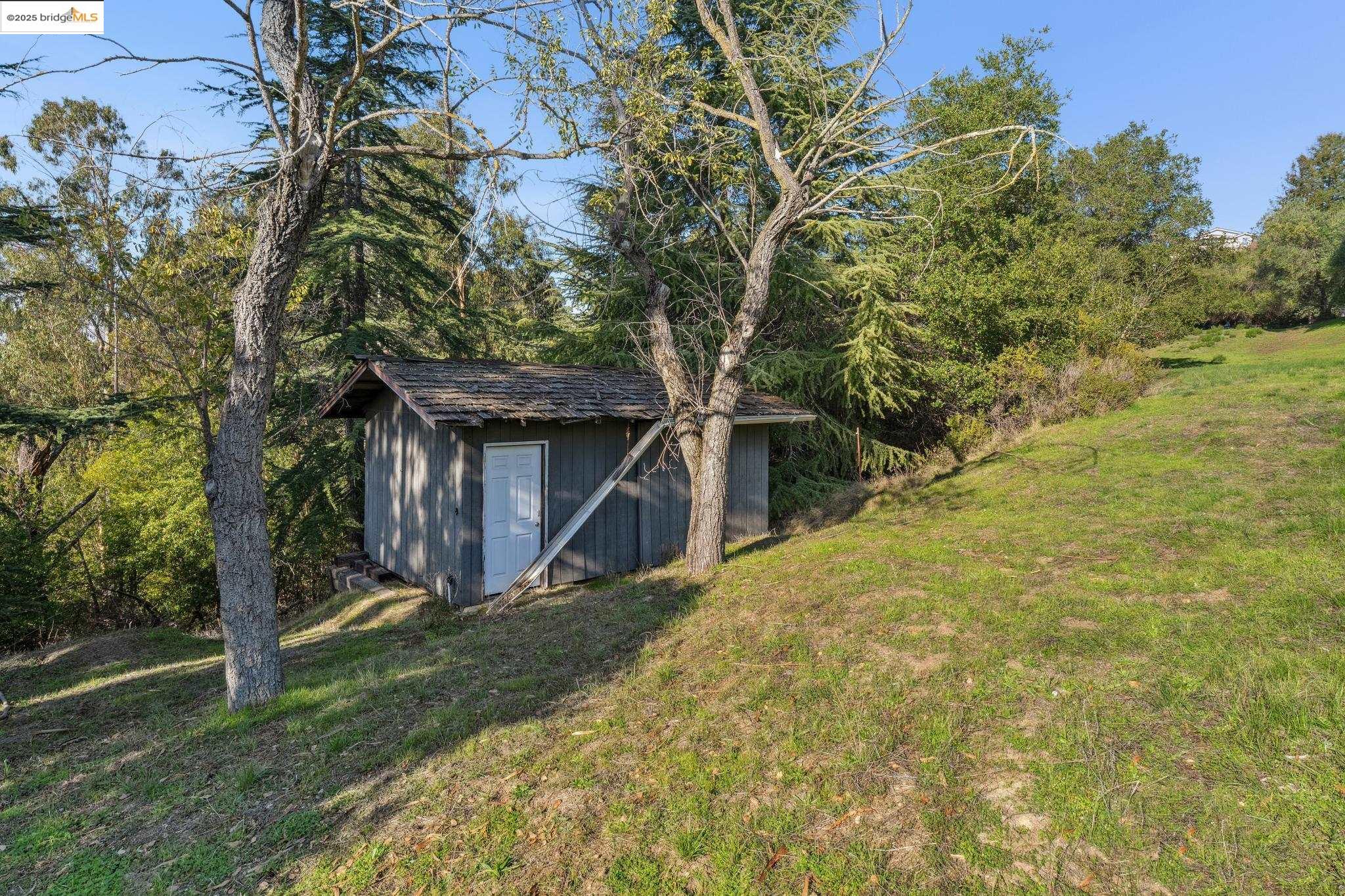 11330 Lochard St, Oakland, CA, 94605