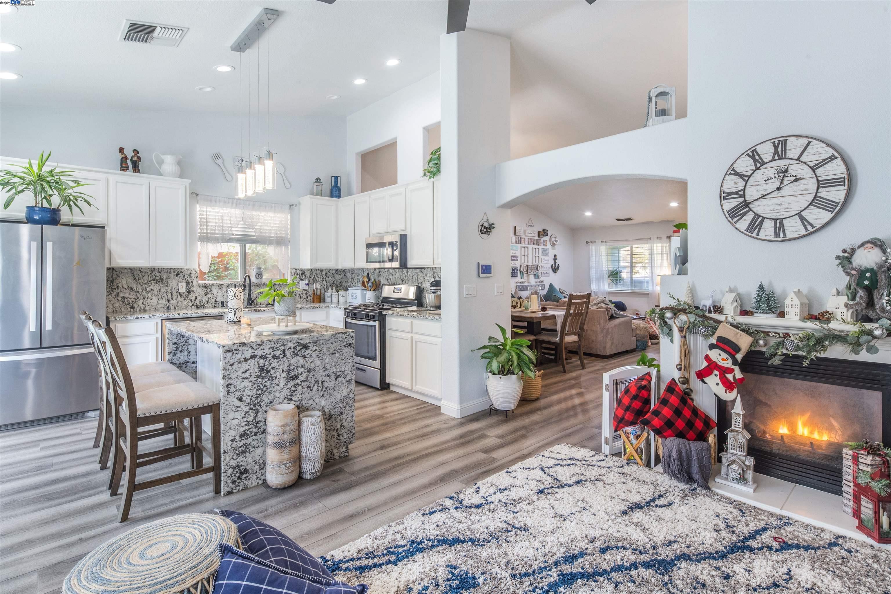 Detail Gallery Image 14 of 34 For 715 Bobcat Ln, Manteca,  CA 95336 - 4 Beds | 2 Baths