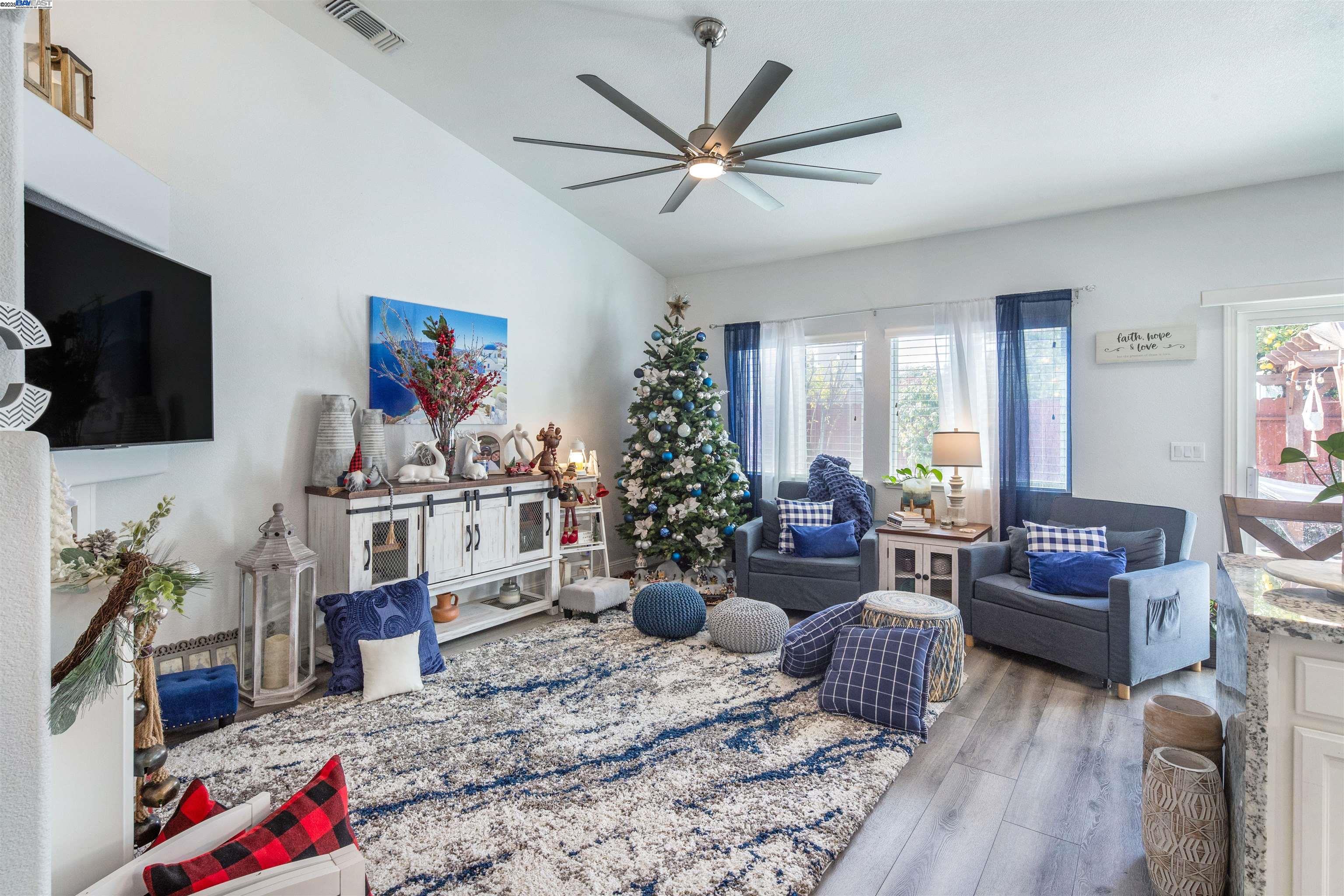 Detail Gallery Image 10 of 34 For 715 Bobcat Ln, Manteca,  CA 95336 - 4 Beds | 2 Baths