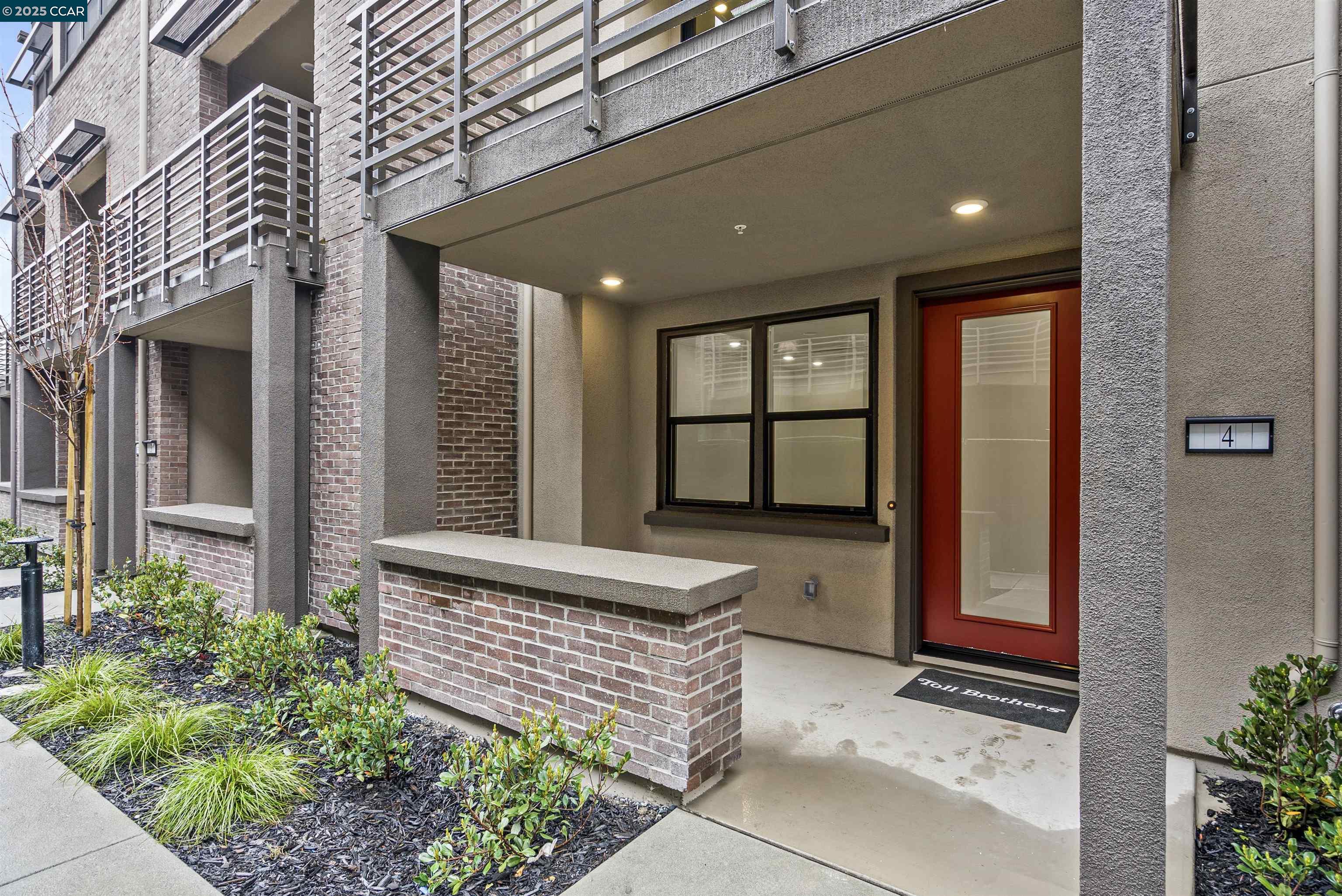 Detail Gallery Image 2 of 36 For 1102 Althea Terrace #4,  Sunnyvale,  CA 94086 - 4 Beds | 4 Baths