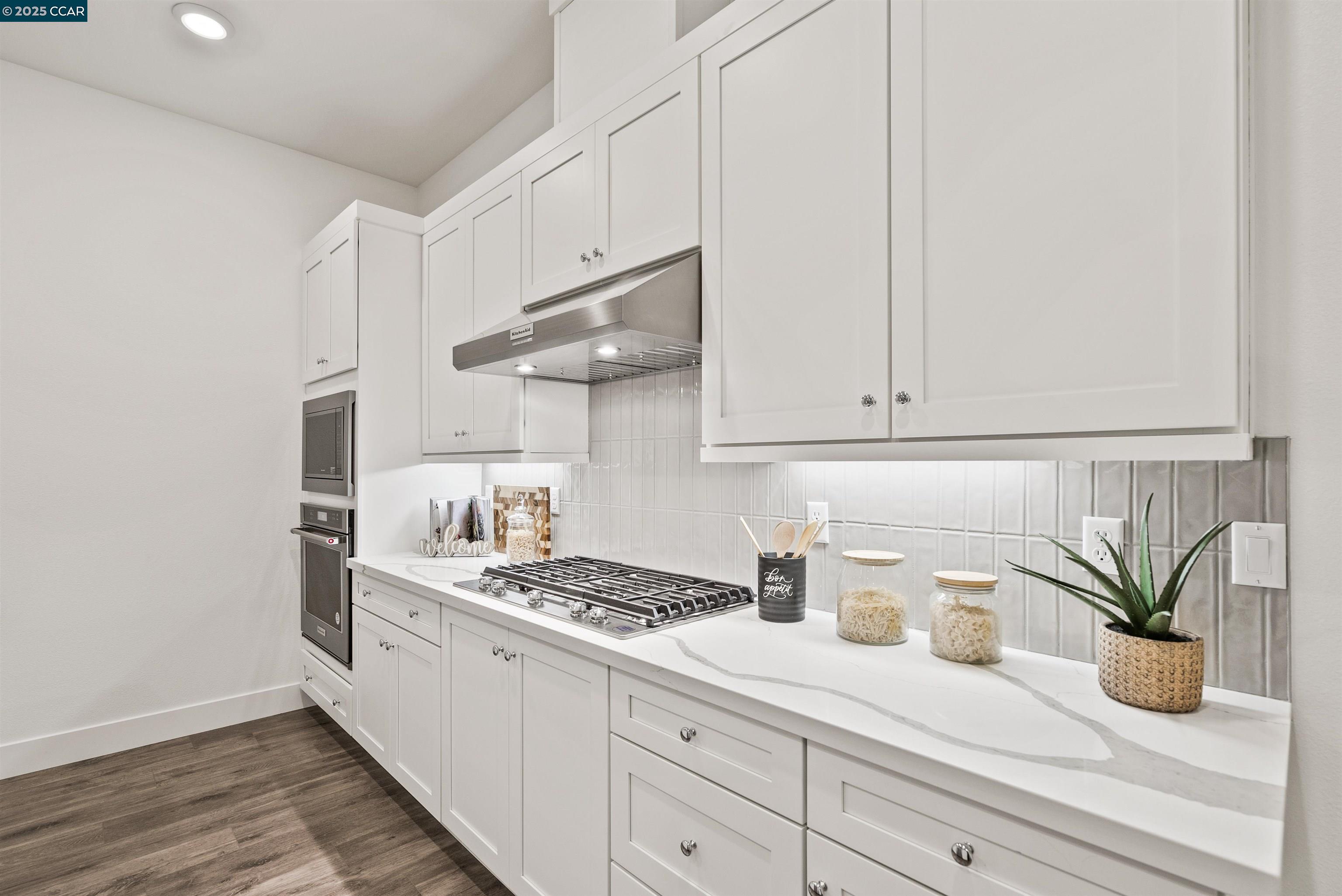 Detail Gallery Image 4 of 36 For 1102 Althea Terrace #4,  Sunnyvale,  CA 94086 - 4 Beds | 4 Baths