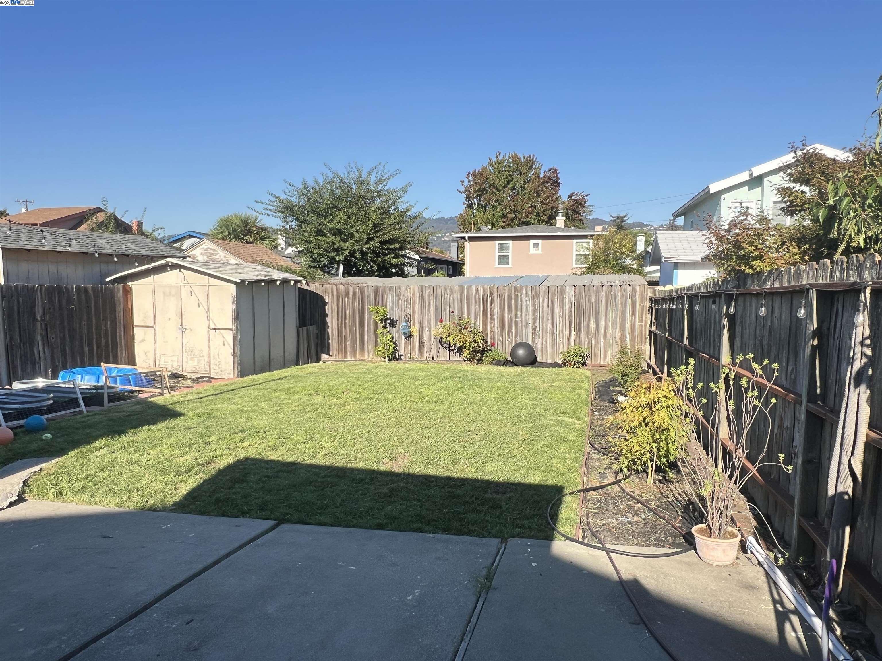 Detail Gallery Image 14 of 33 For 3720 Lyon Ave, Oakland,  CA 94601 - 3 Beds | 2 Baths