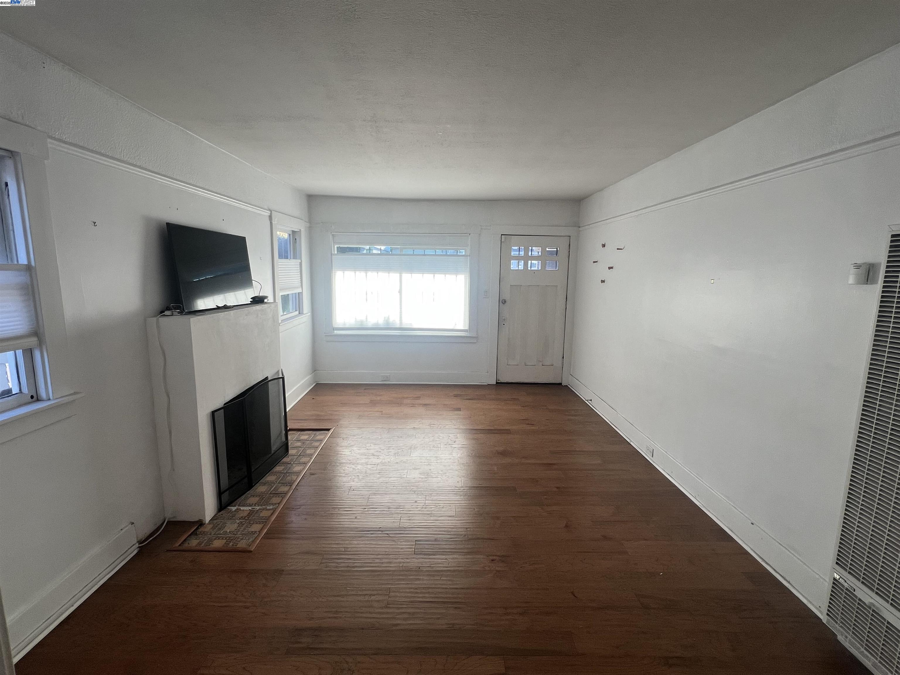 Detail Gallery Image 18 of 33 For 3720 Lyon Ave, Oakland,  CA 94601 - 3 Beds | 2 Baths