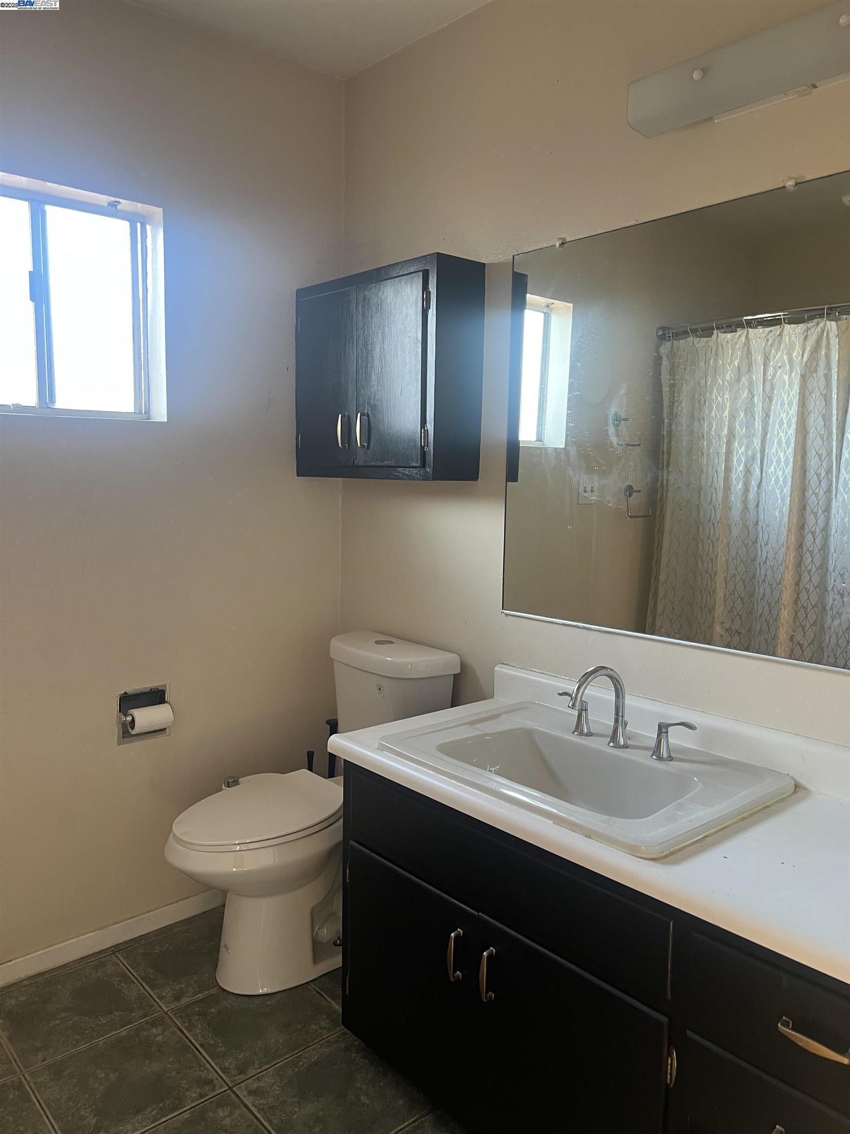 Detail Gallery Image 23 of 33 For 3720 Lyon Ave, Oakland,  CA 94601 - 3 Beds | 2 Baths