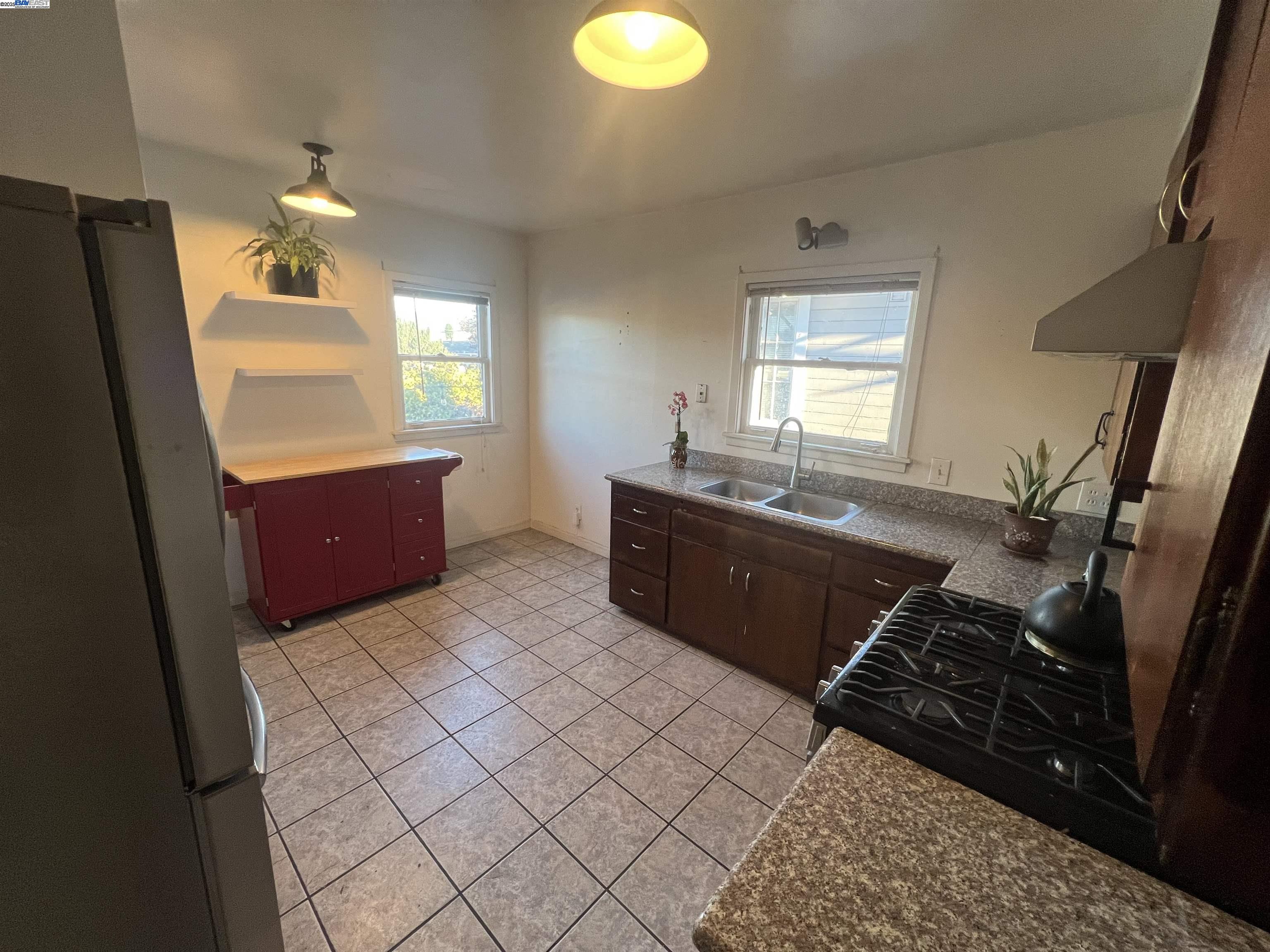 Detail Gallery Image 30 of 33 For 3720 Lyon Ave, Oakland,  CA 94601 - 3 Beds | 2 Baths