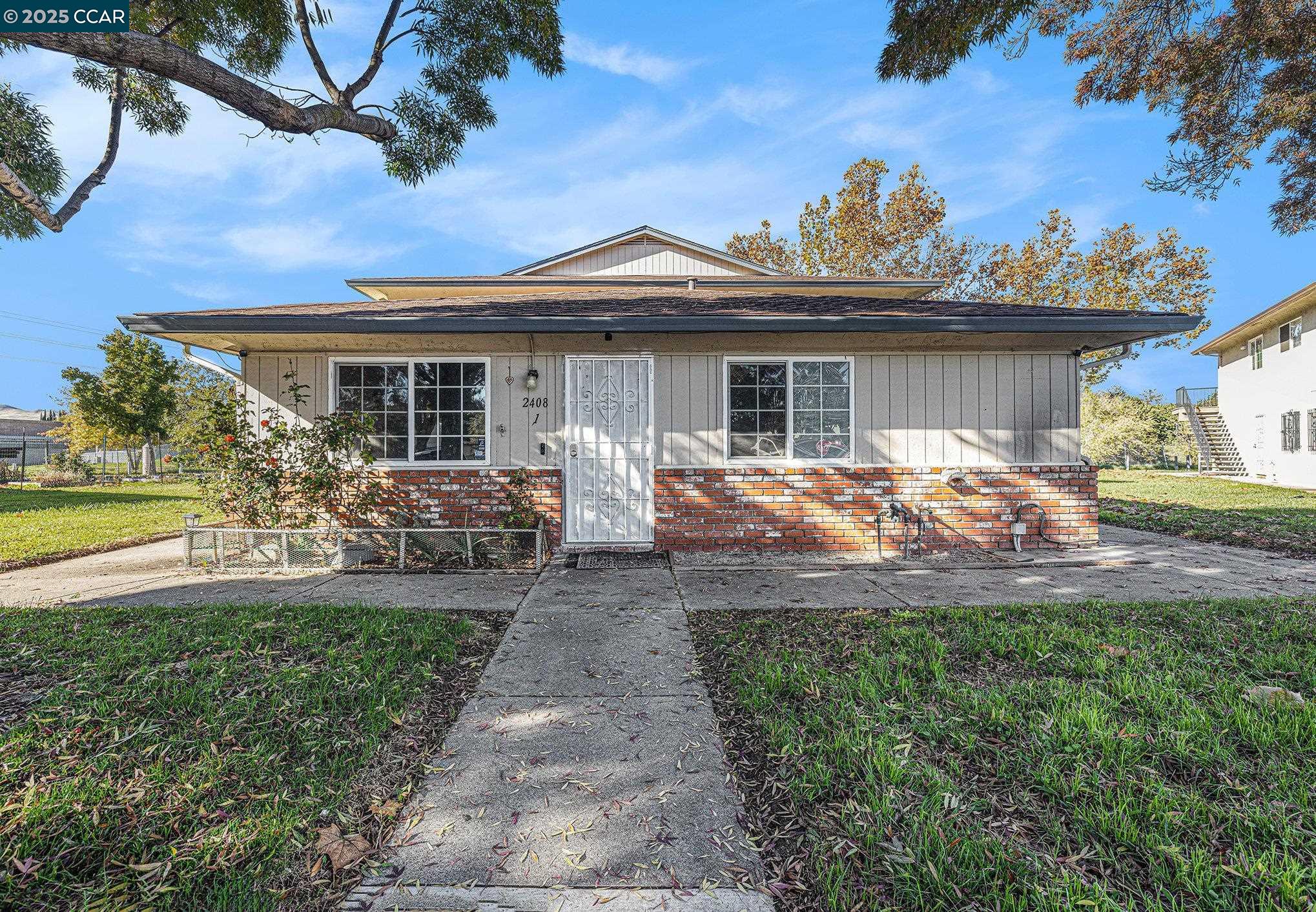 Front Image Thumbnail for CC41118857