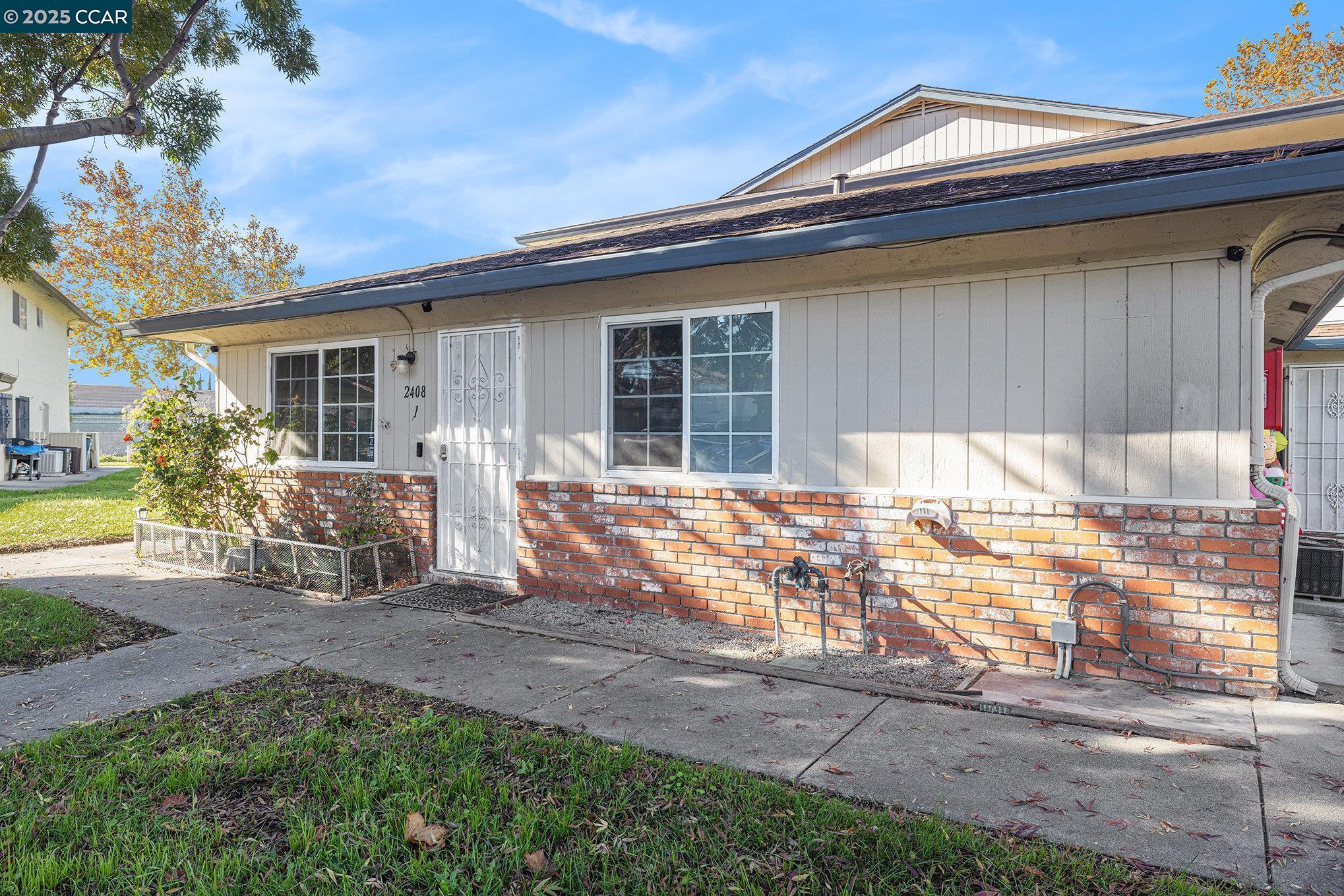 Detail Gallery Image 3 of 16 For 2408 Lemontree Ct #1,  Antioch,  CA 94509 - 2 Beds | 1 Baths