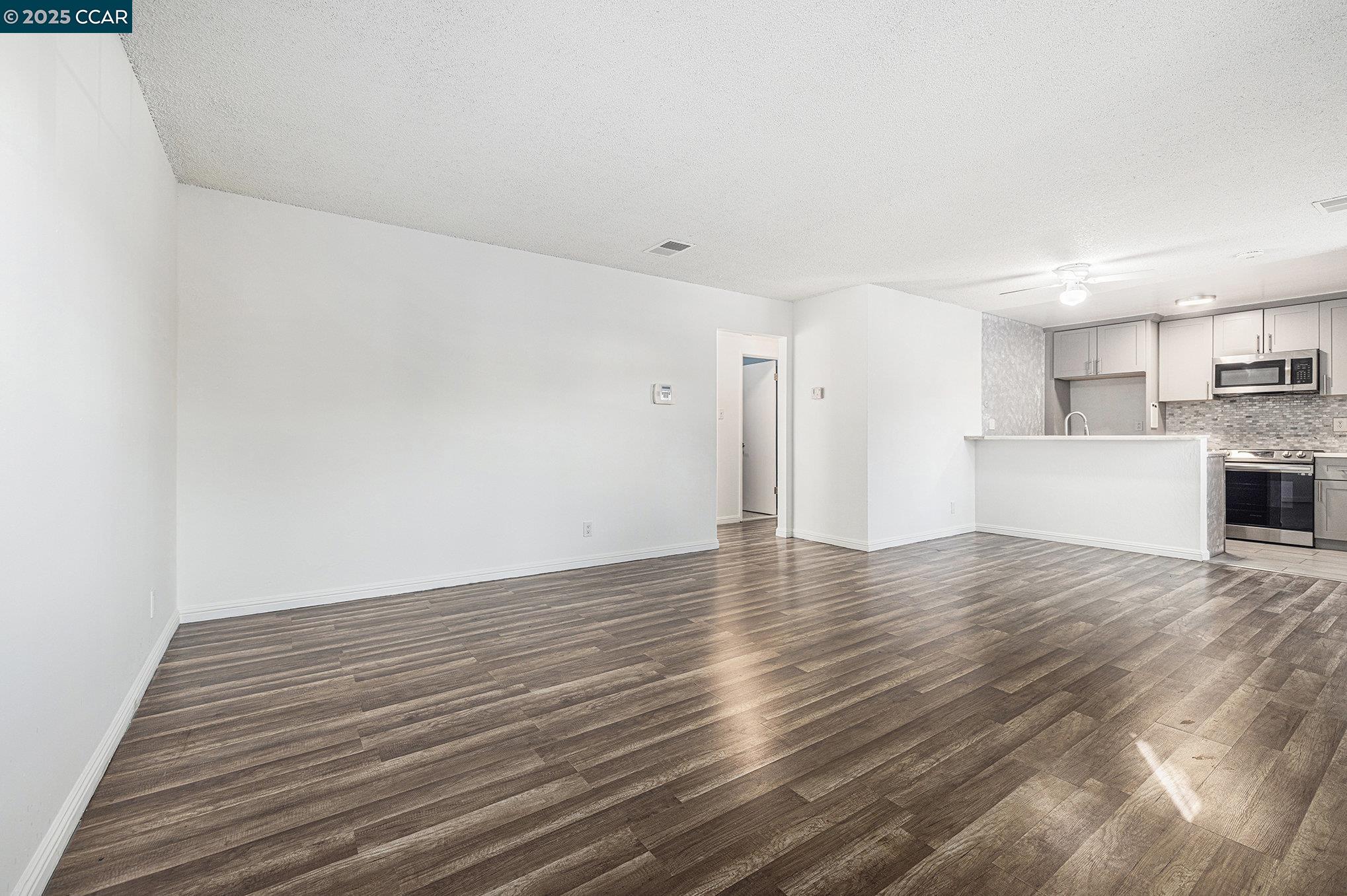 Detail Gallery Image 7 of 16 For 2408 Lemontree Ct #1,  Antioch,  CA 94509 - 2 Beds | 1 Baths