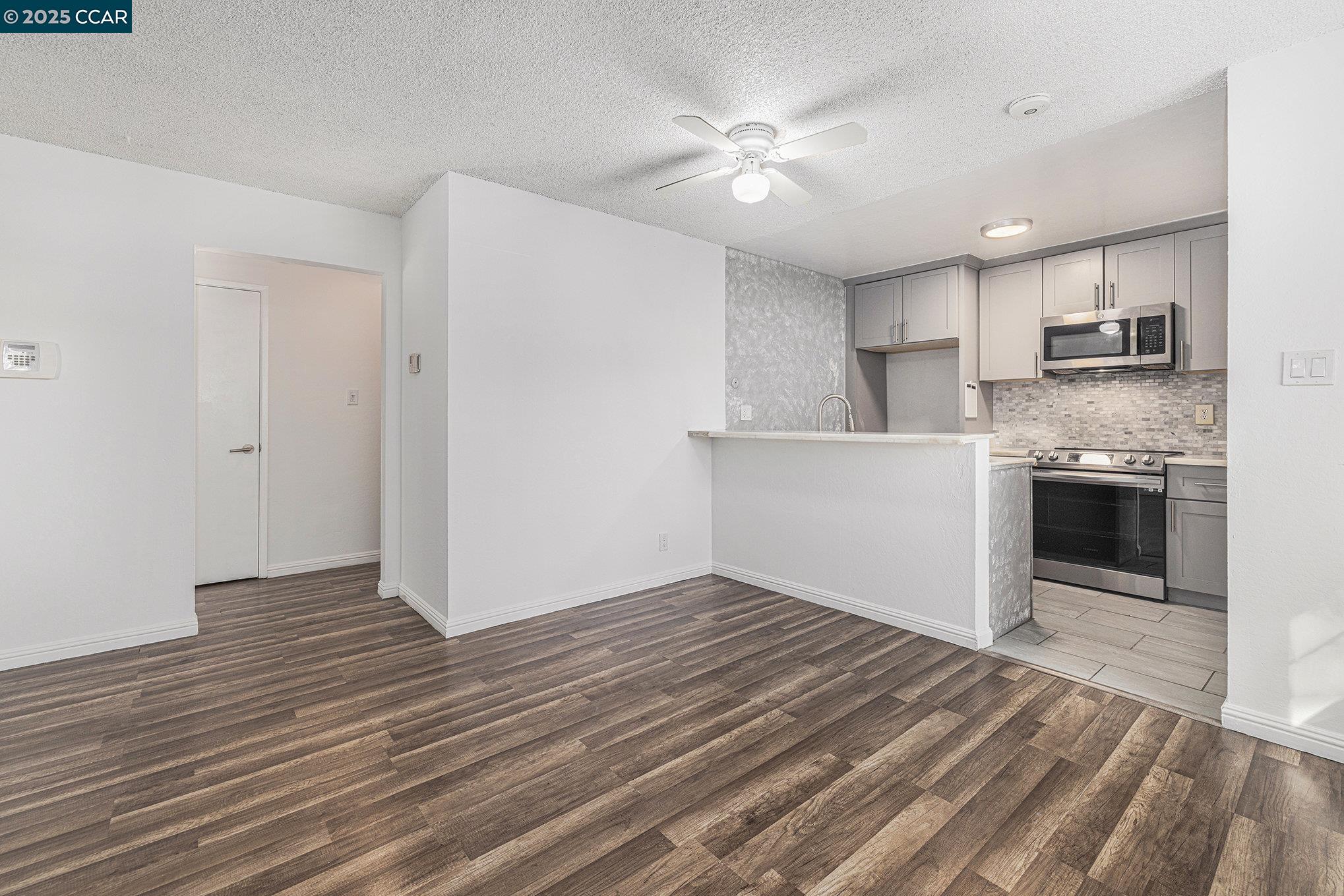 Detail Gallery Image 8 of 16 For 2408 Lemontree Ct #1,  Antioch,  CA 94509 - 2 Beds | 1 Baths