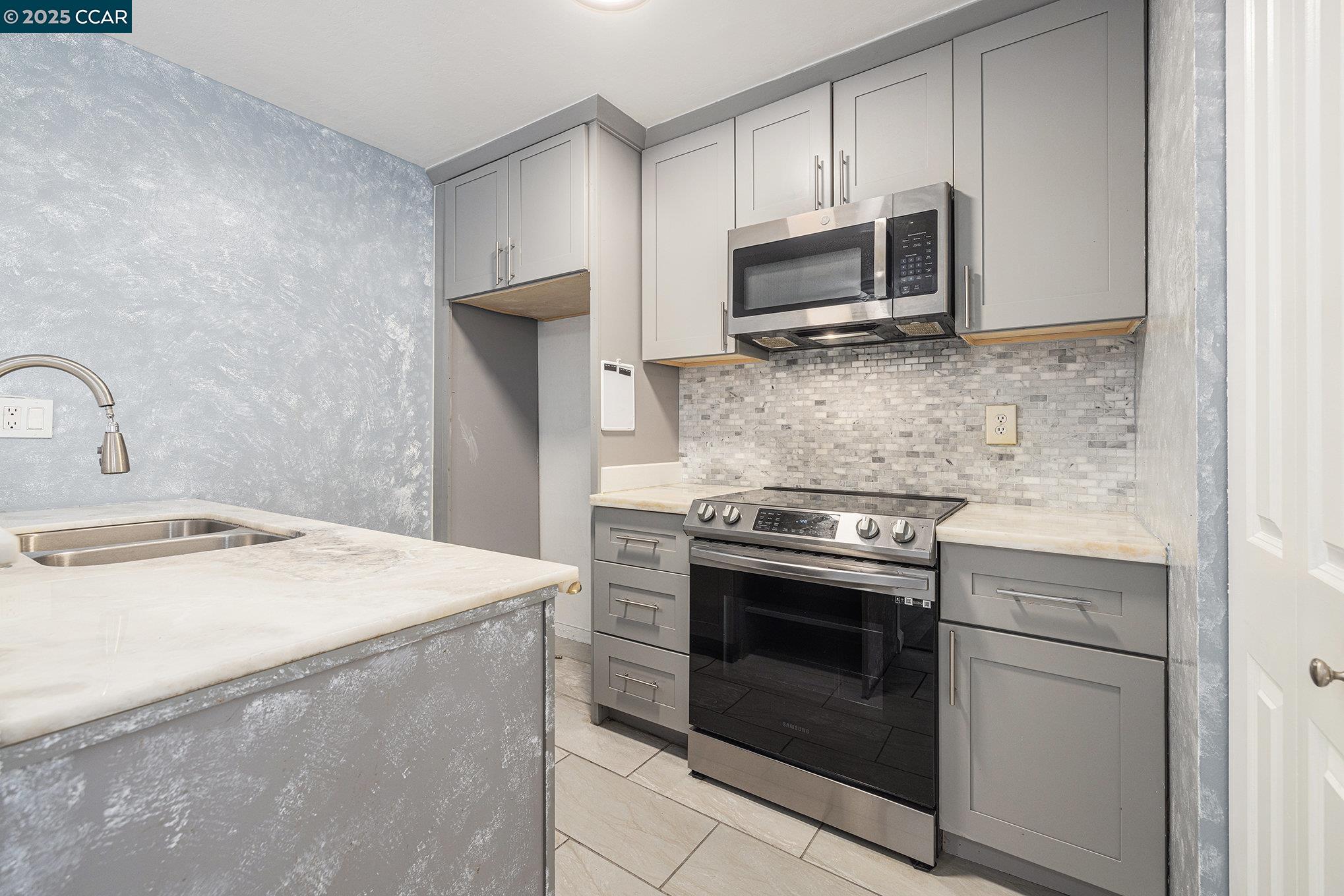 Detail Gallery Image 9 of 16 For 2408 Lemontree Ct #1,  Antioch,  CA 94509 - 2 Beds | 1 Baths