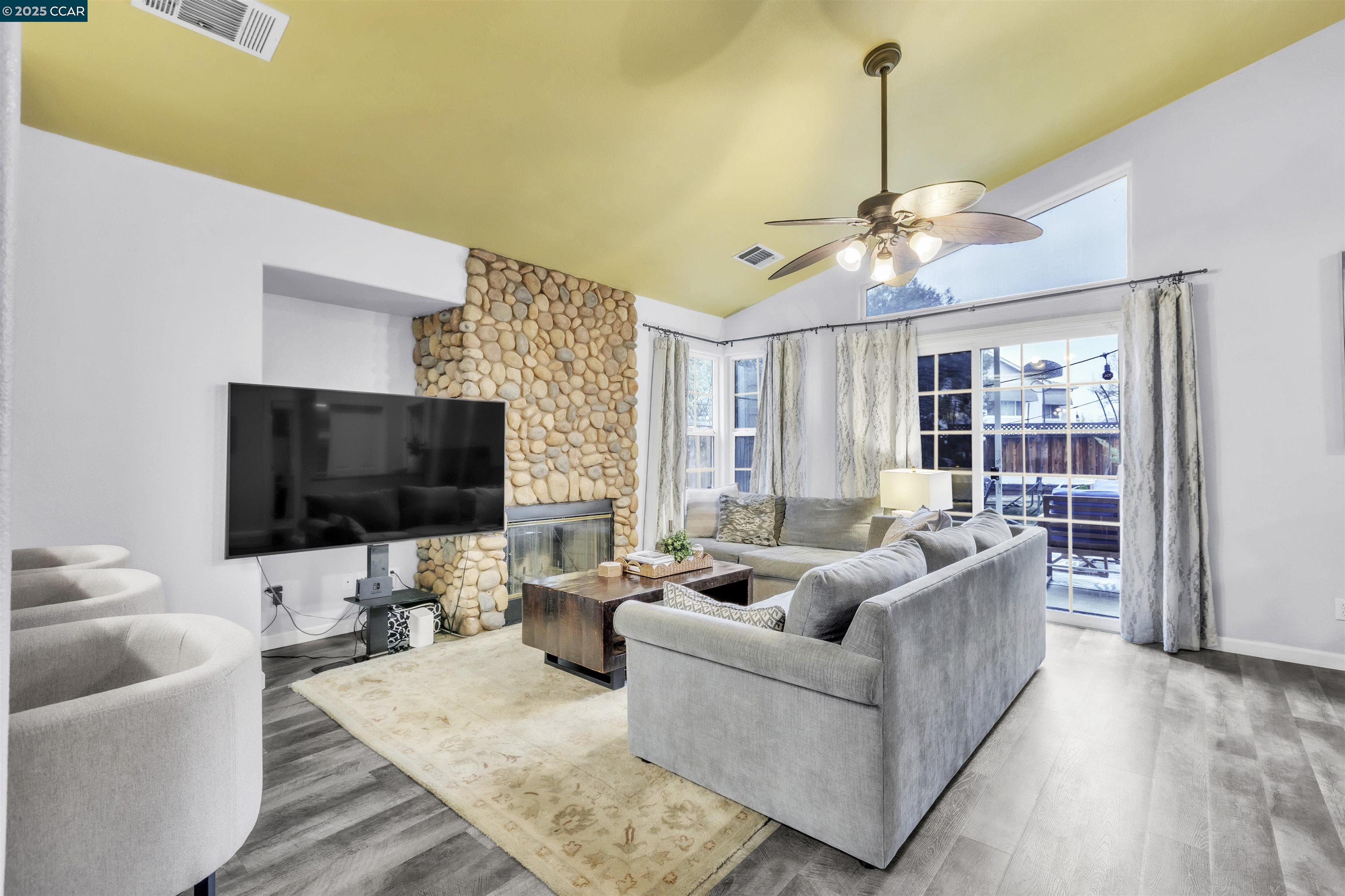 Front Image Thumbnail for CC41118871